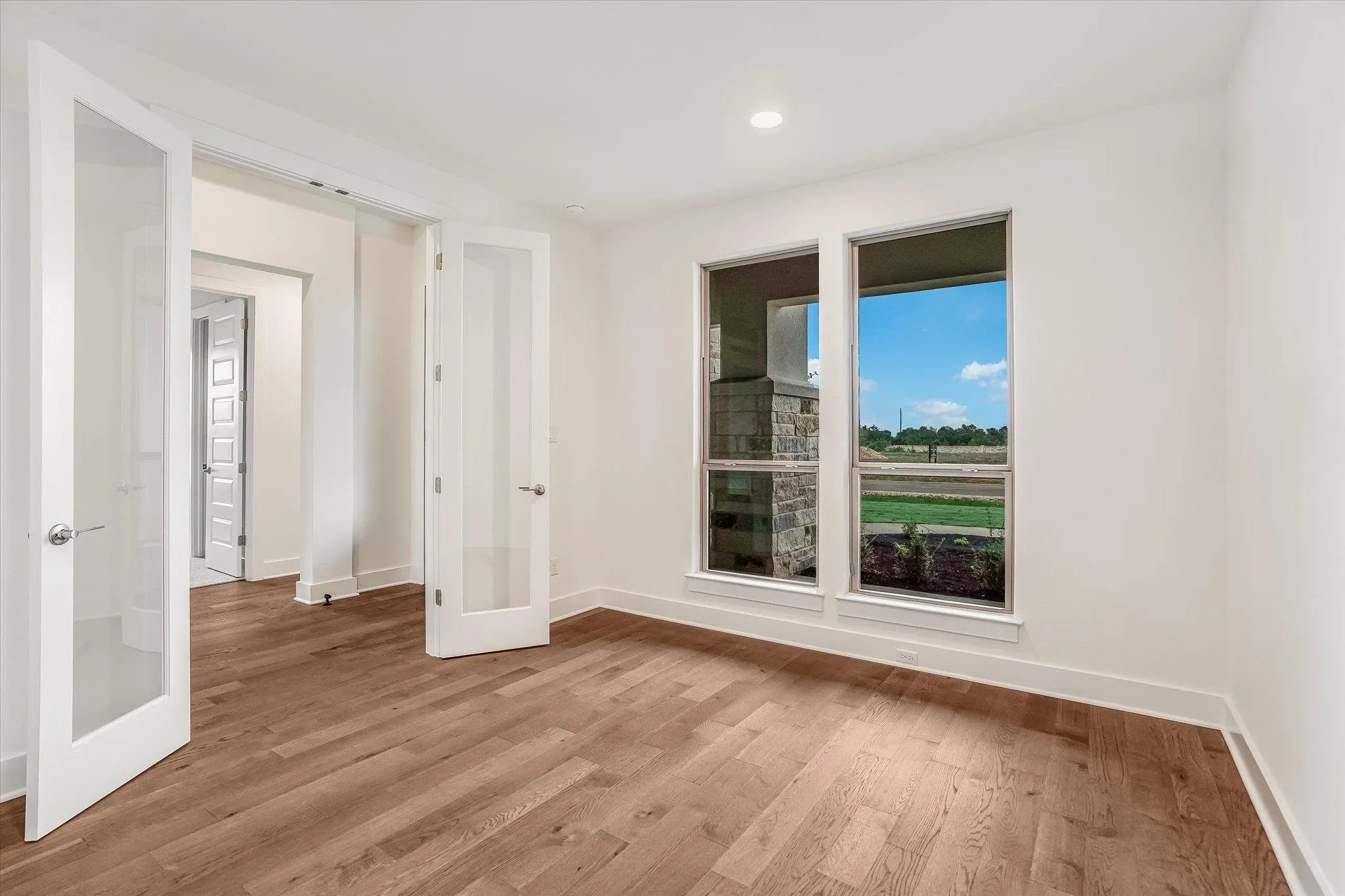 Photo 5 of 2869 HONEYWOOD DR
