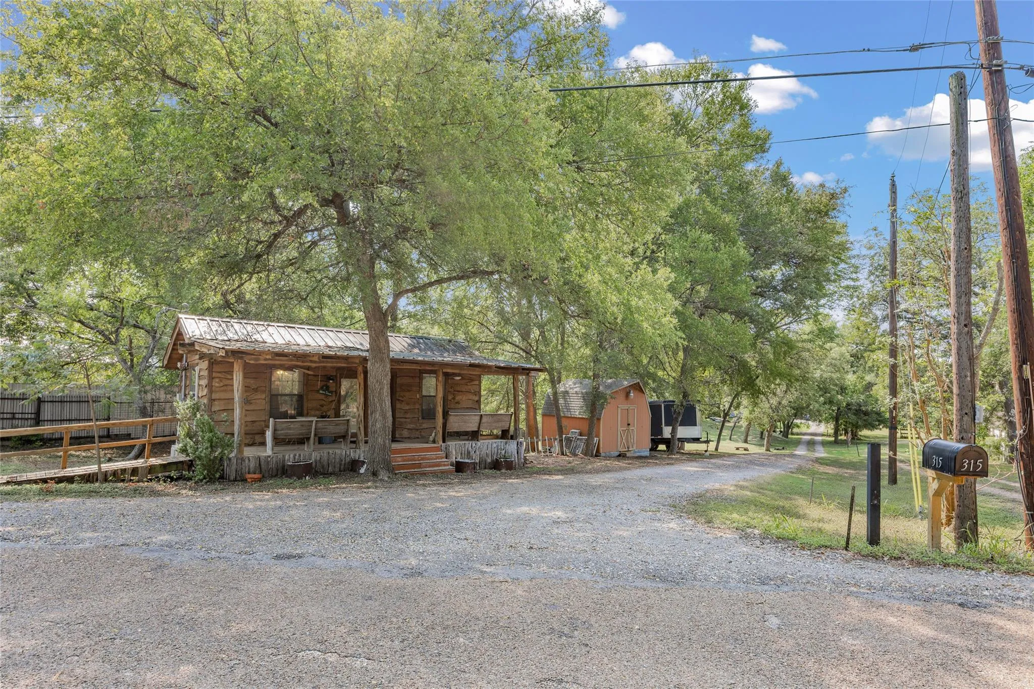 Photo 4 of 315 RIVERWOOD DR