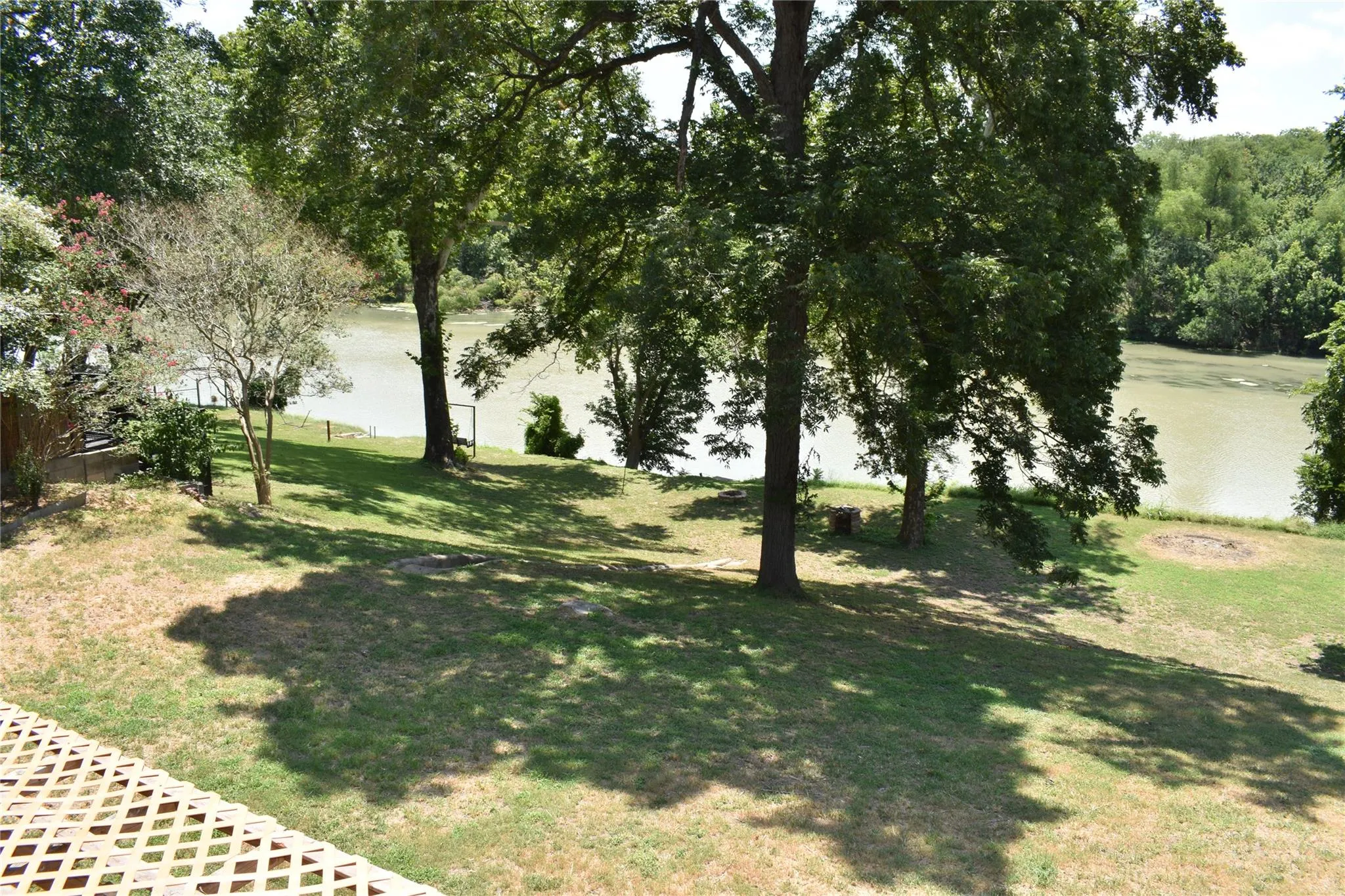 Photo 2 of 315 RIVERWOOD DR