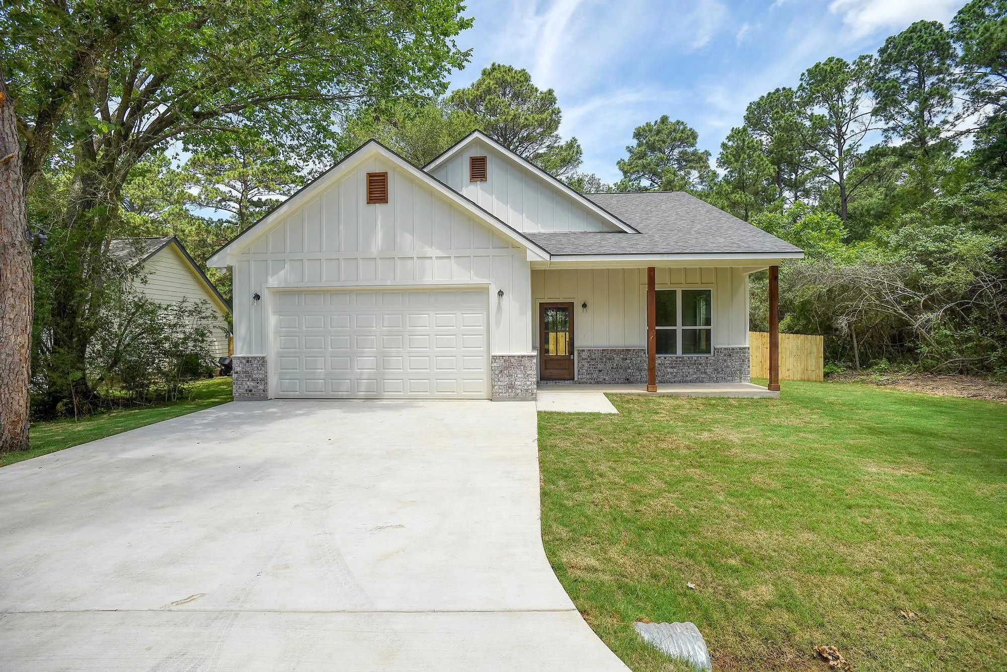 Photo 2 of 104 PONY GRASS LN