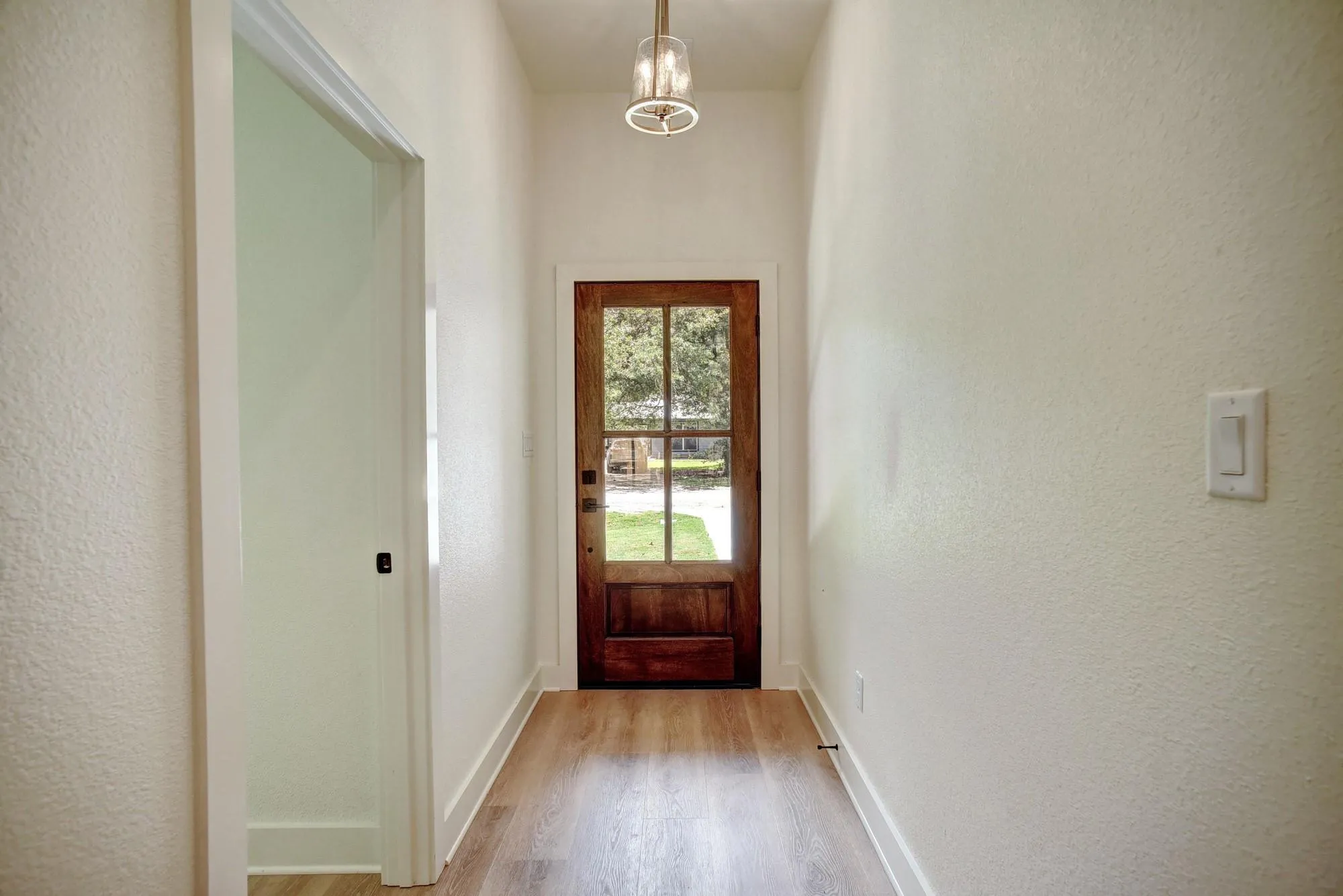 Photo 5 of 104 PONY GRASS LN