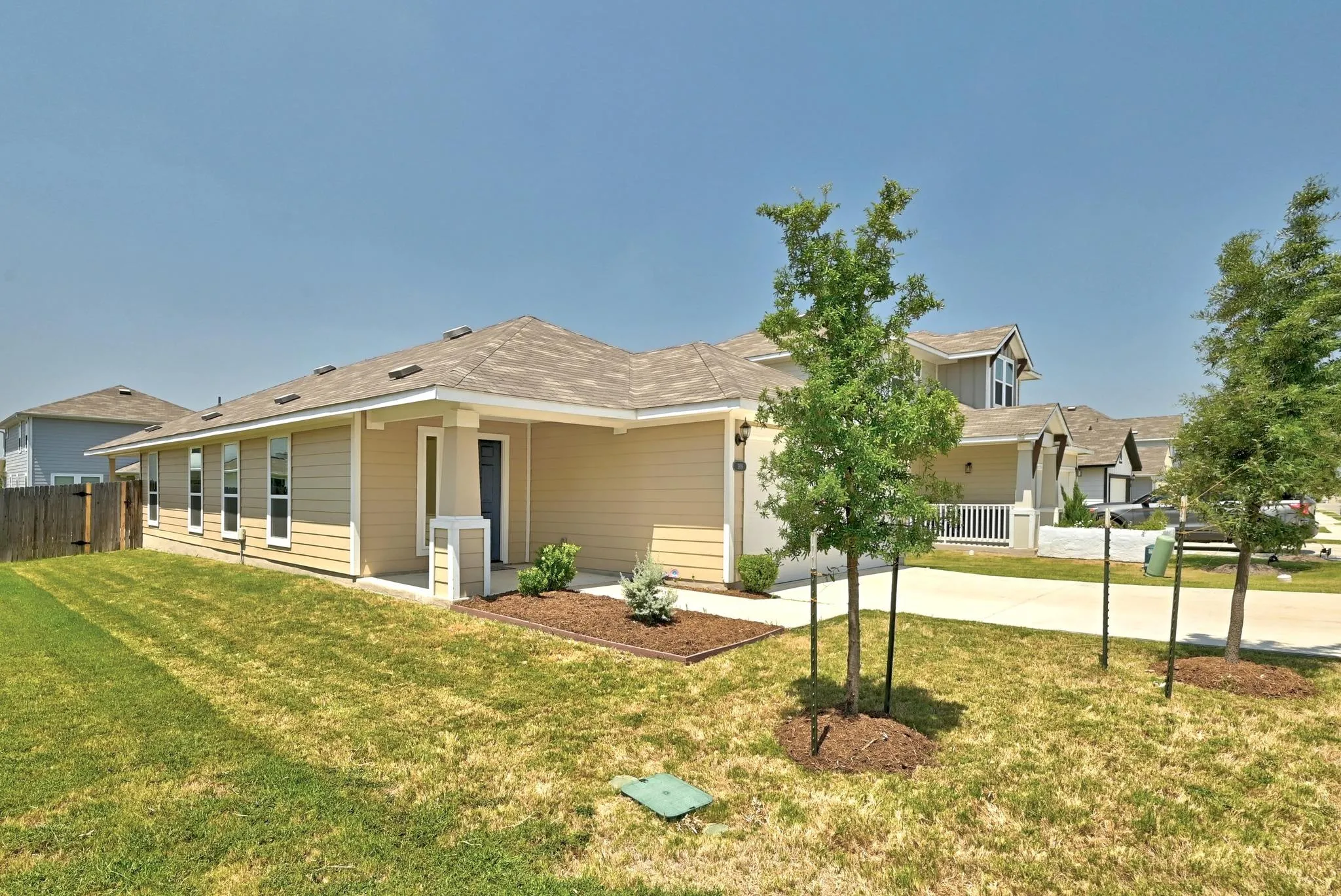Photo 2 of 308 BLACK OPAL DR