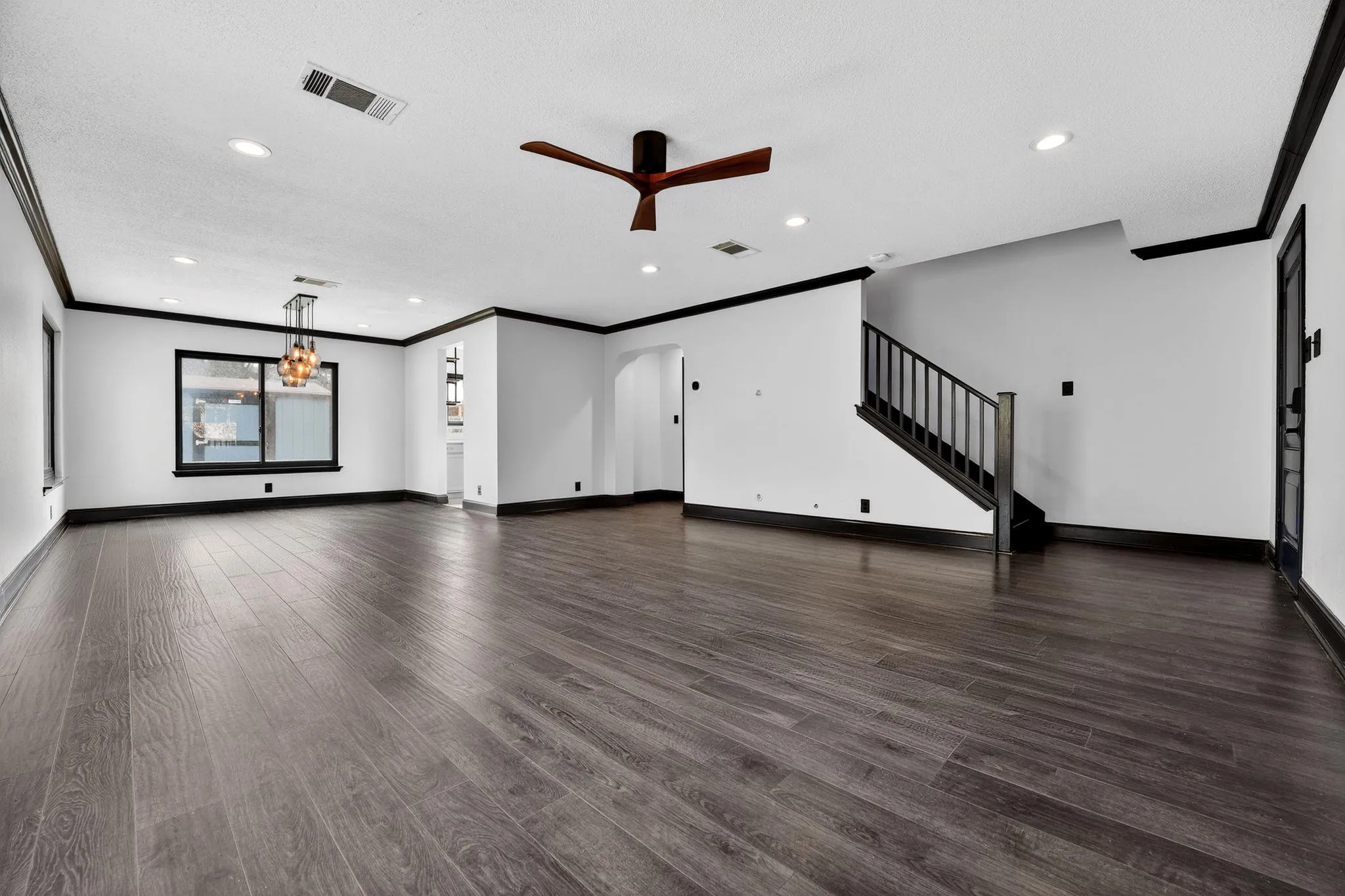 Photo 3 of 8409 NAIRN DR