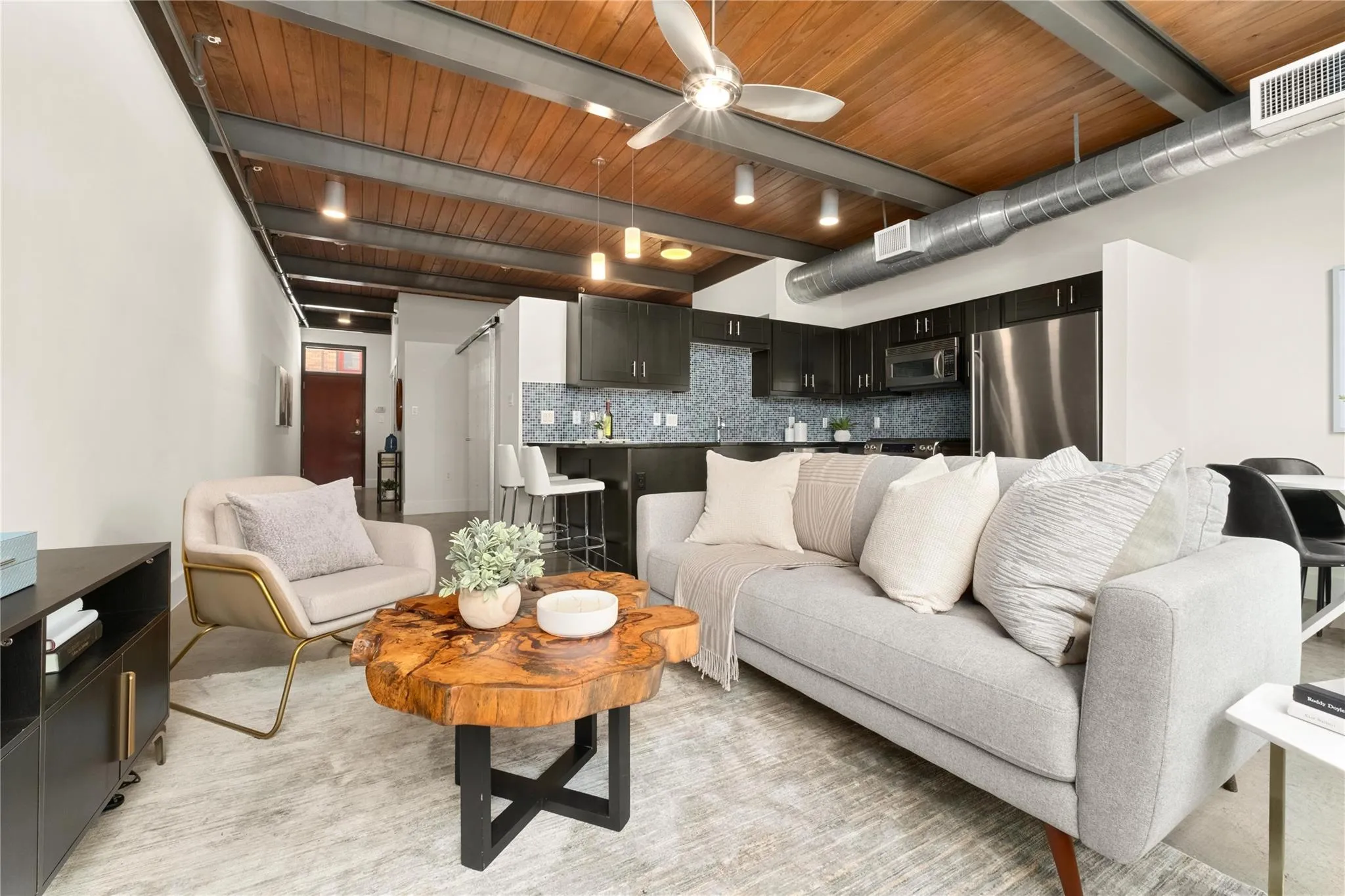 Photo 3 of 2205 N LAMAR BLVD #113