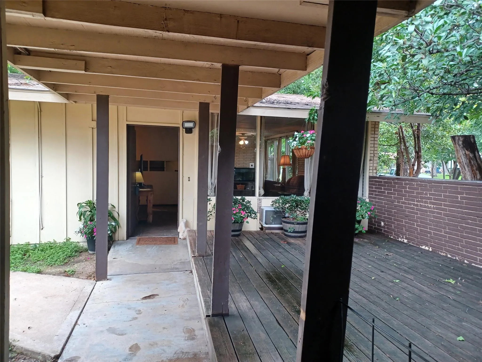 Photo 3 of 4906 WESTFIELD DR