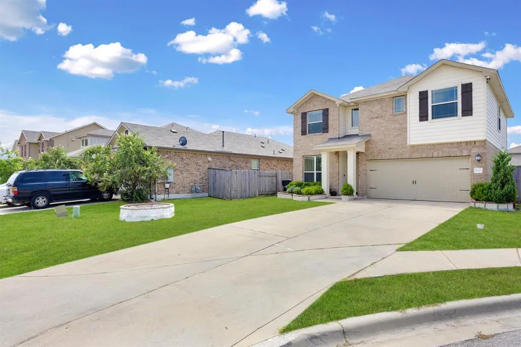 Photo 3 of 11813 SANDY LODGE CT