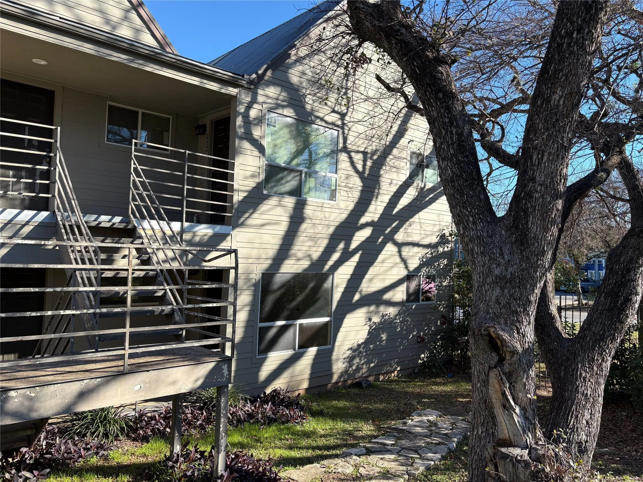 Photo 3 of 1514 PARKER LN #111