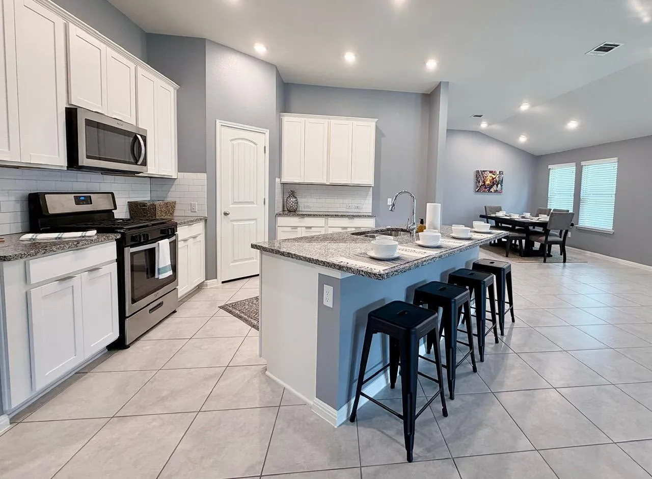 Photo 4 of 1005 SUNDROPS ST