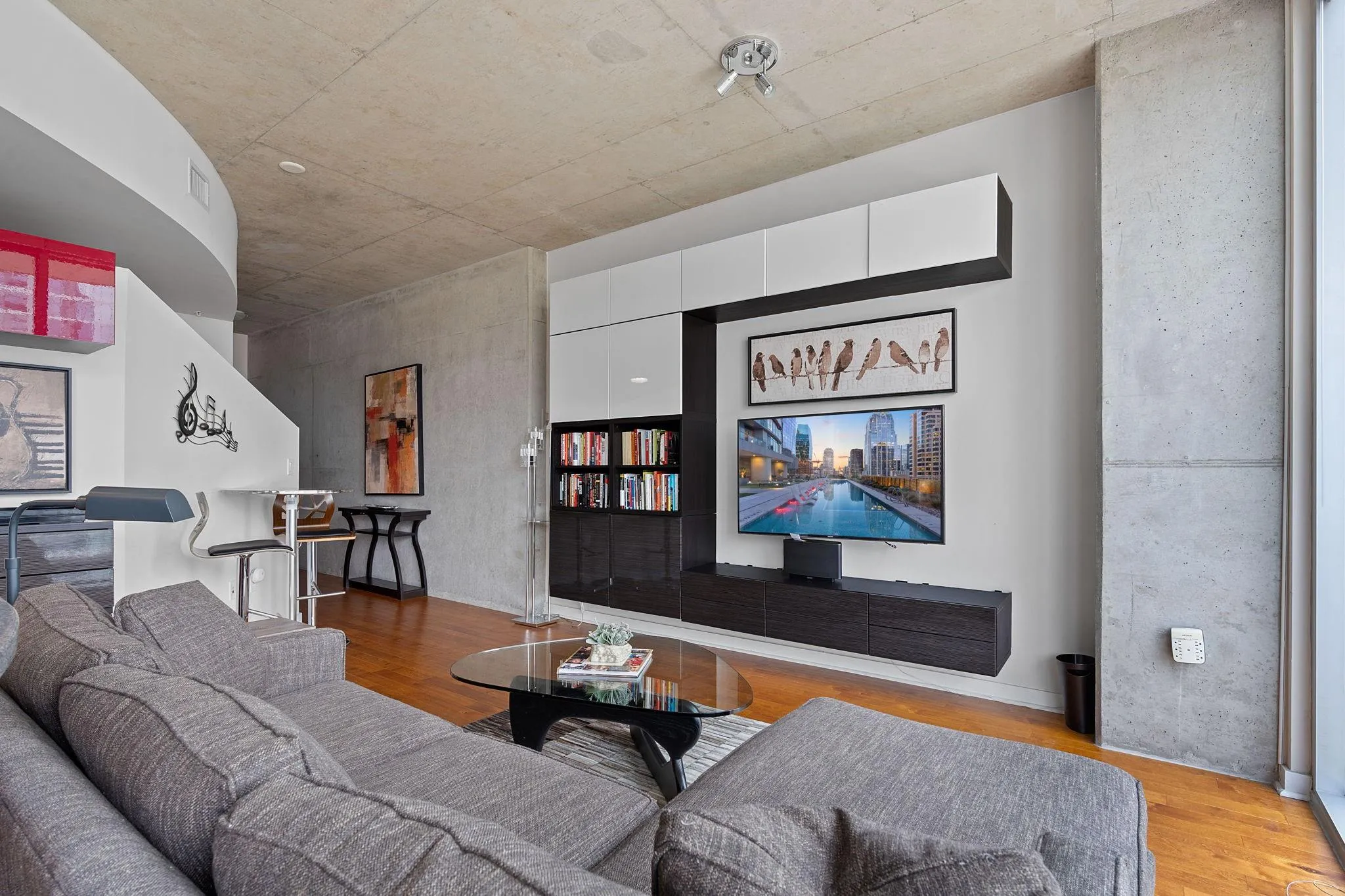 Photo 5 of 360 NUECES ST #1310