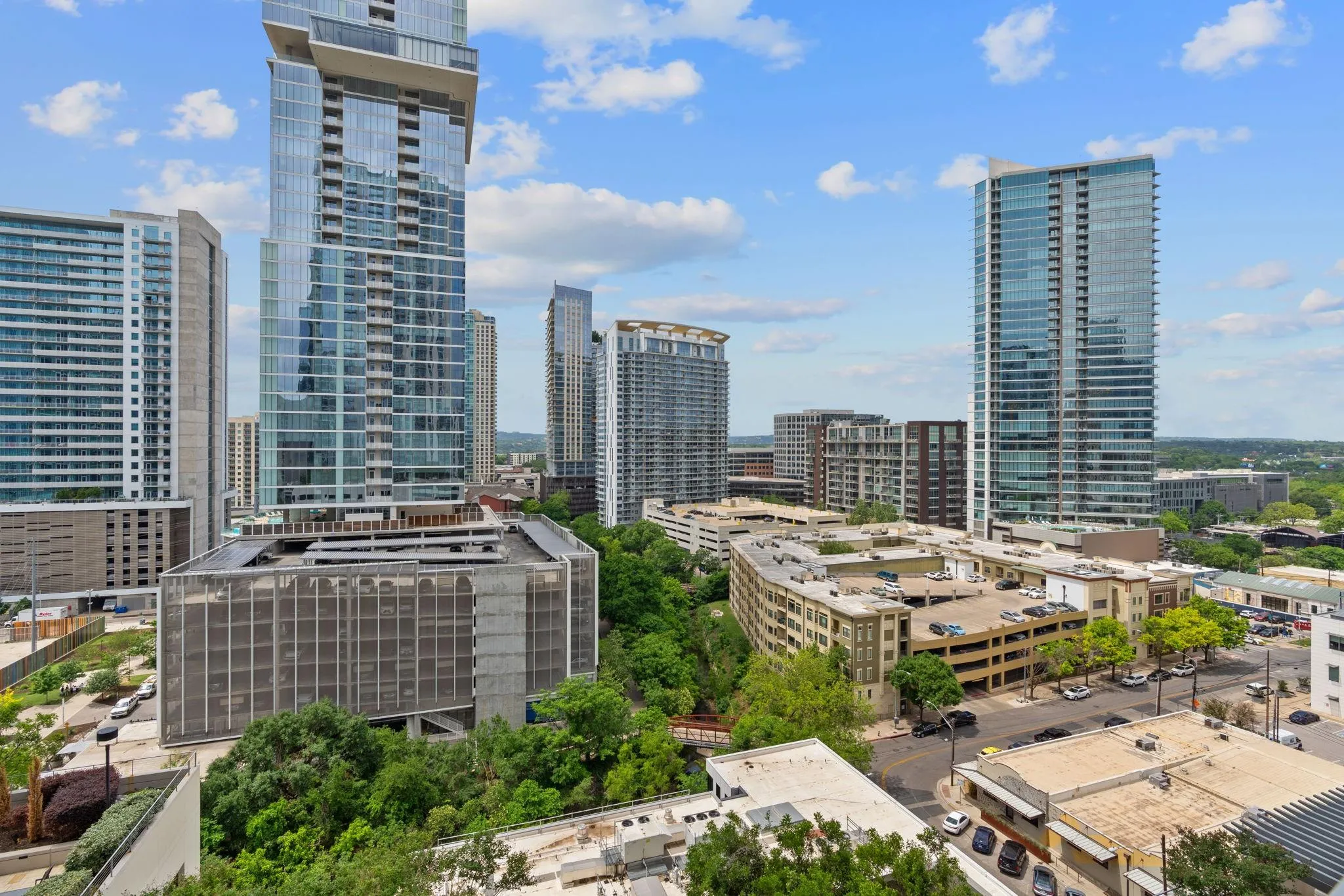 Photo 3 of 360 NUECES ST #1310