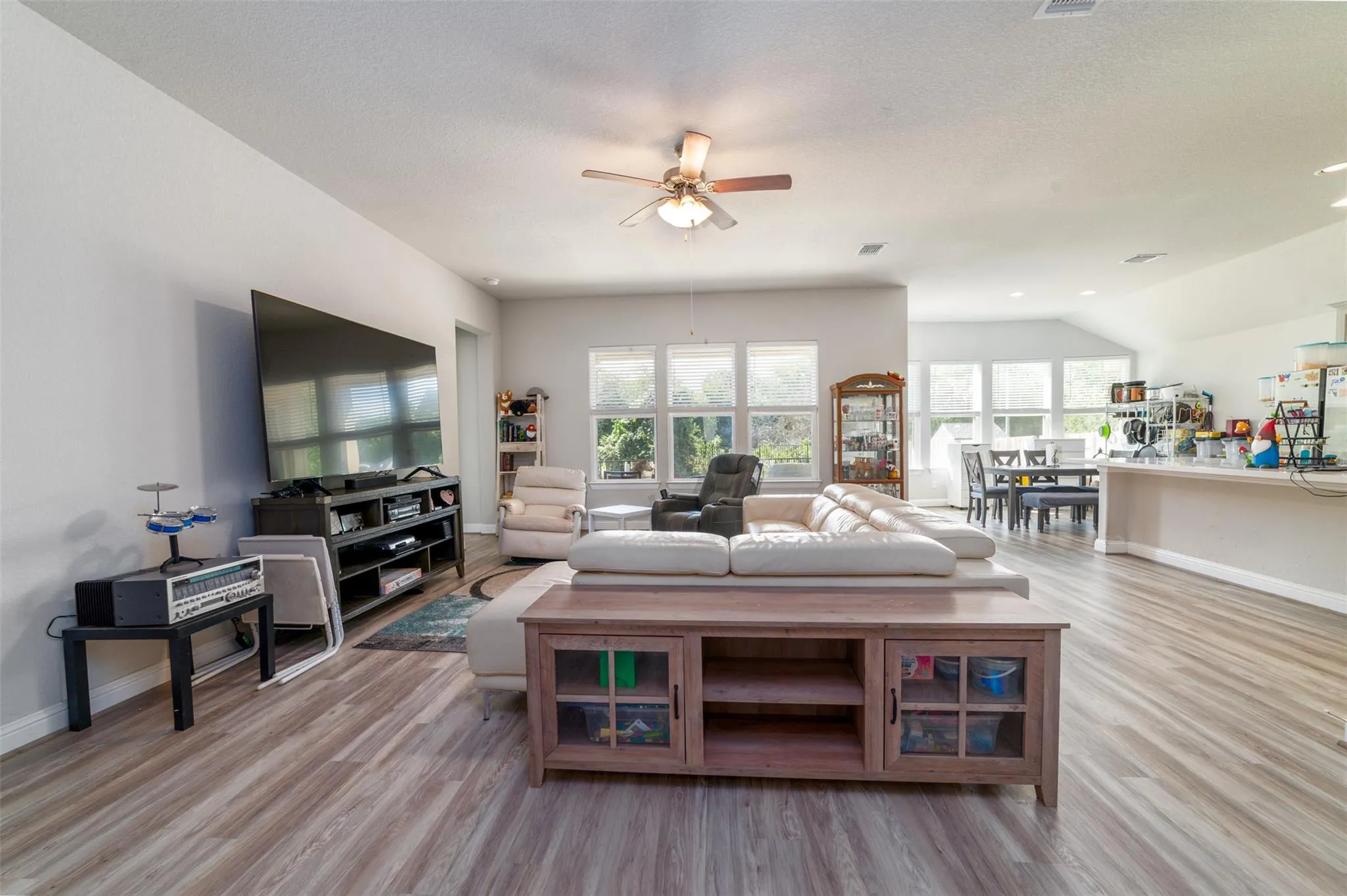 Photo 2 of 273 RIMROCK CT