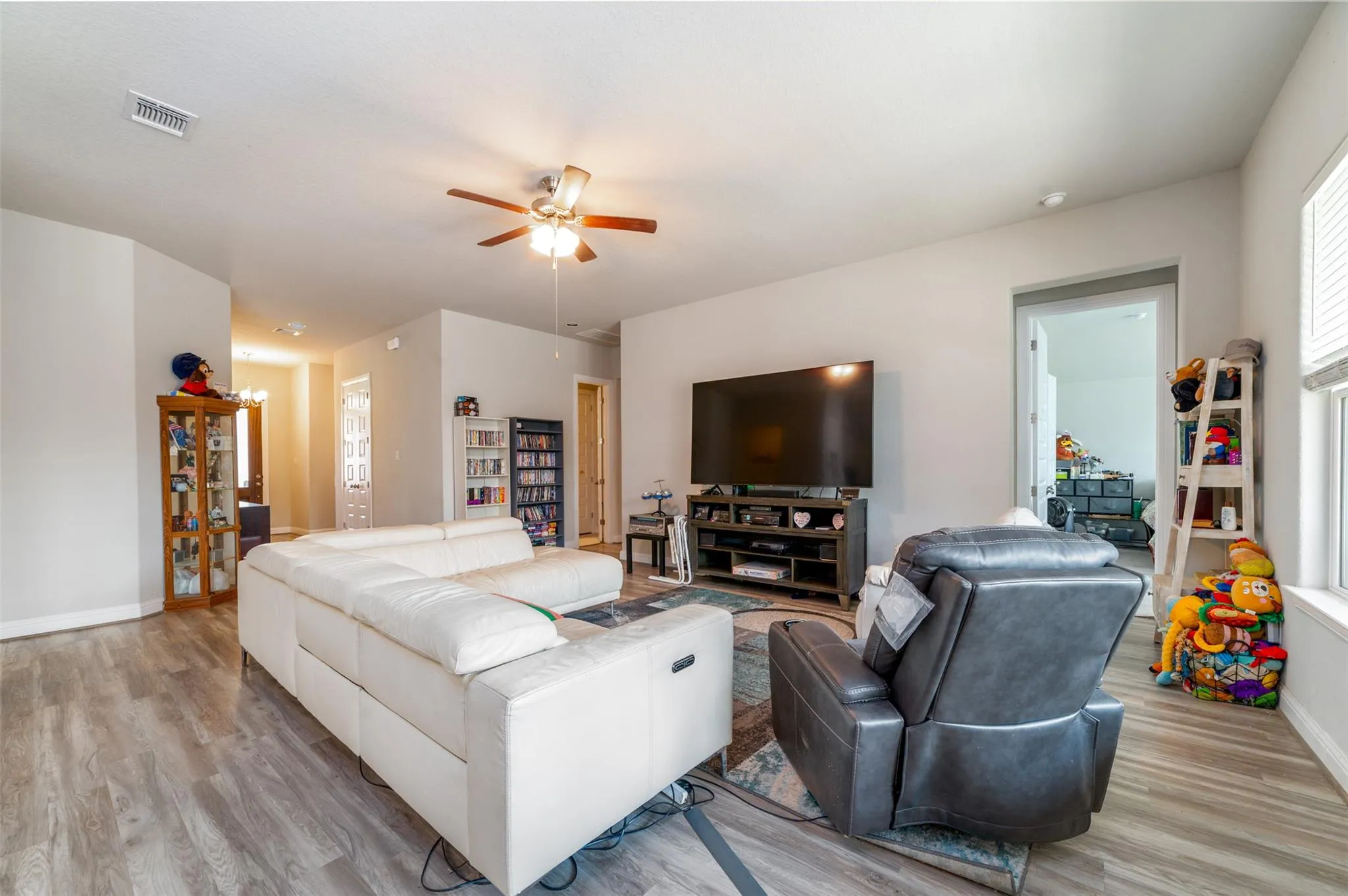 Photo 4 of 273 RIMROCK CT