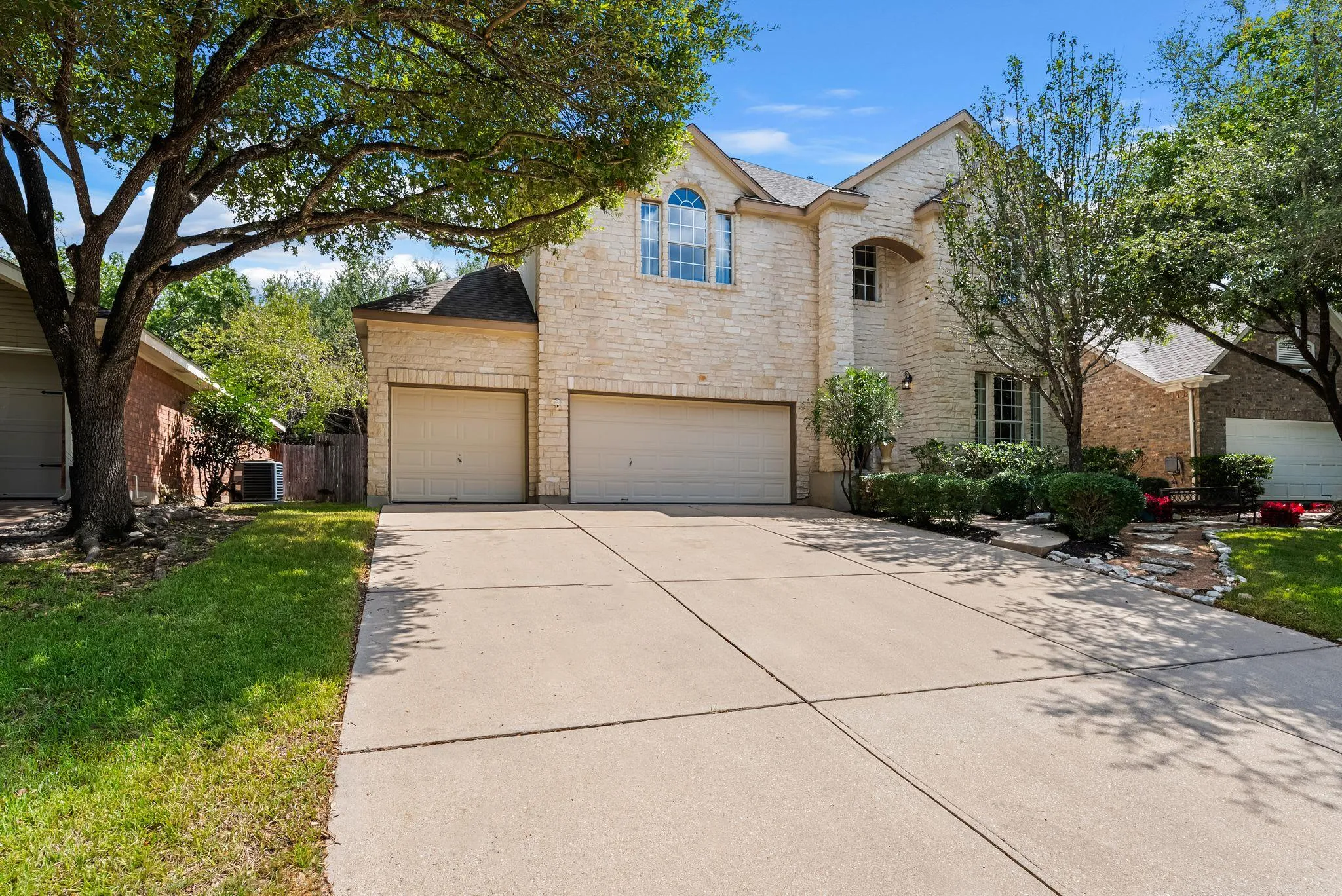 Photo 3 of 3411 LATIMER DR