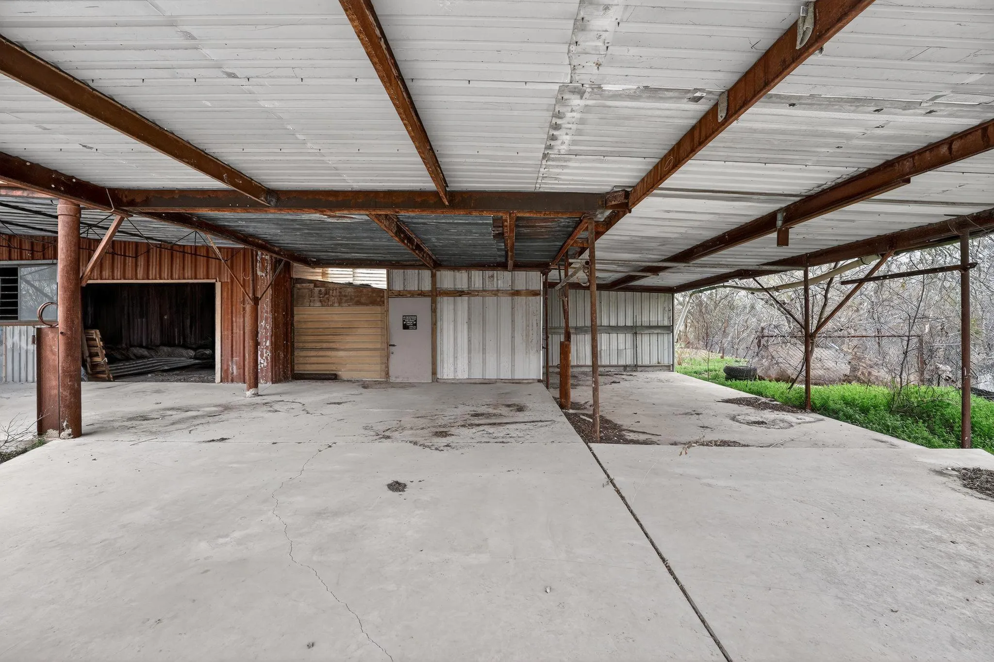 Photo 5 of 11223 TOM SASSMAN RD