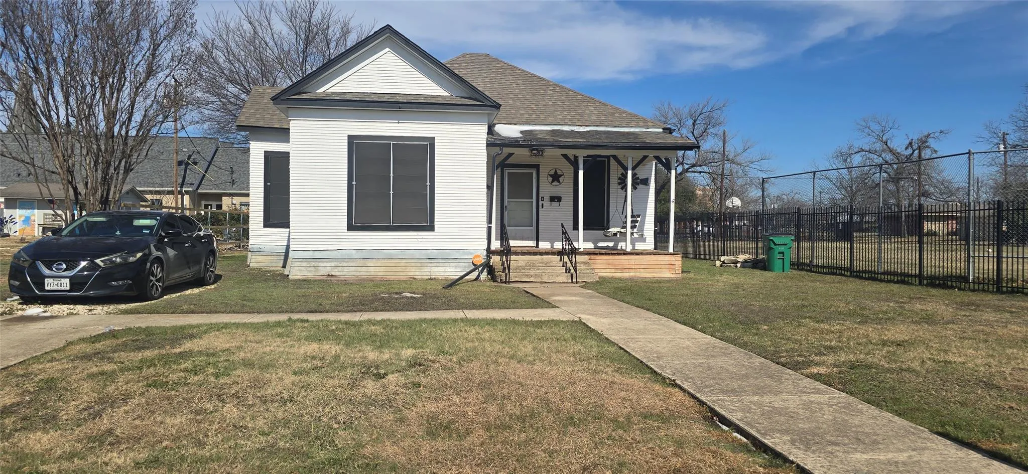 Photo of 420 W 6TH ST, Taylor, TX, 76574