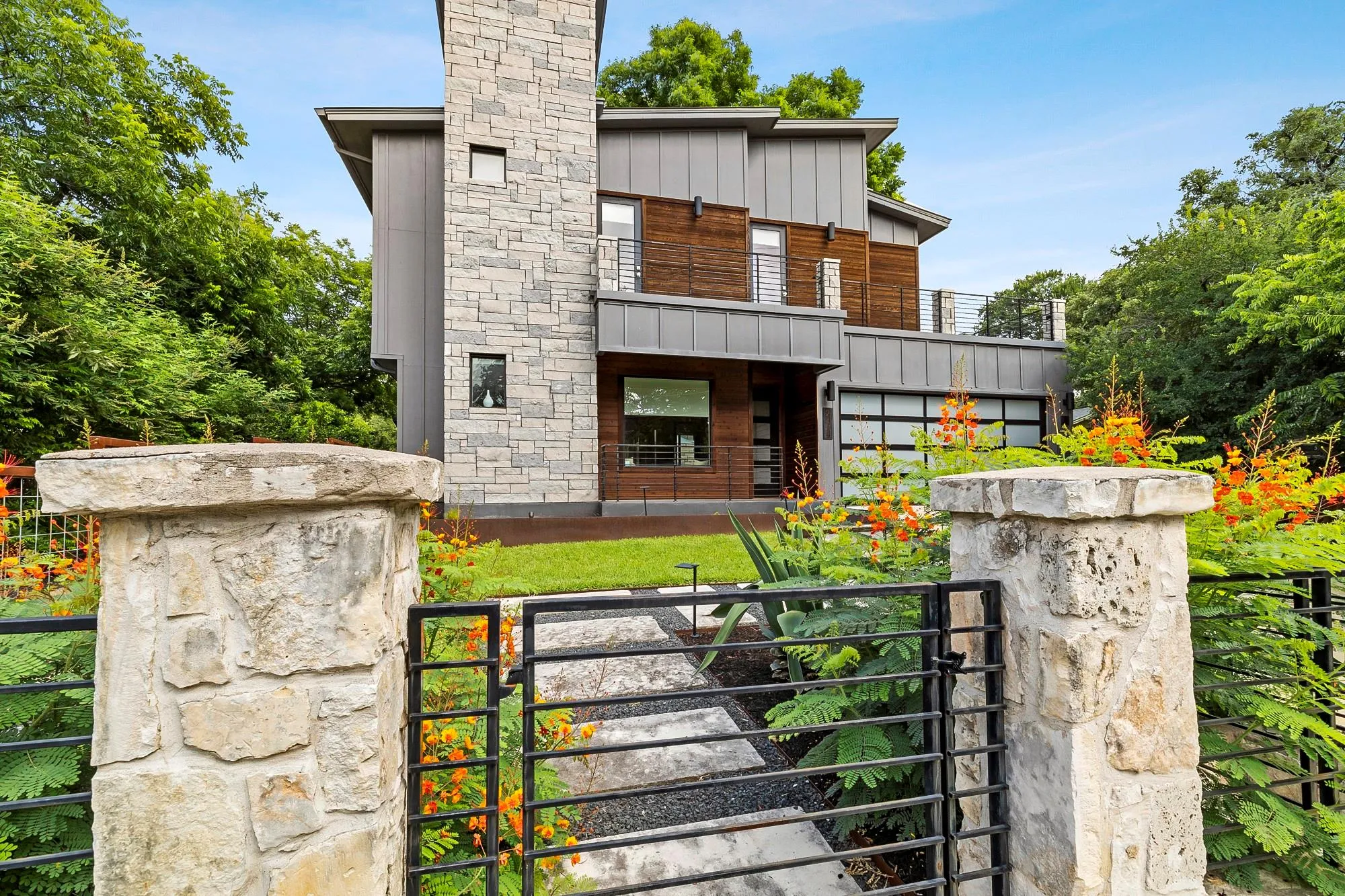 Photo of 2414 KINNEY RD, Austin, 78704