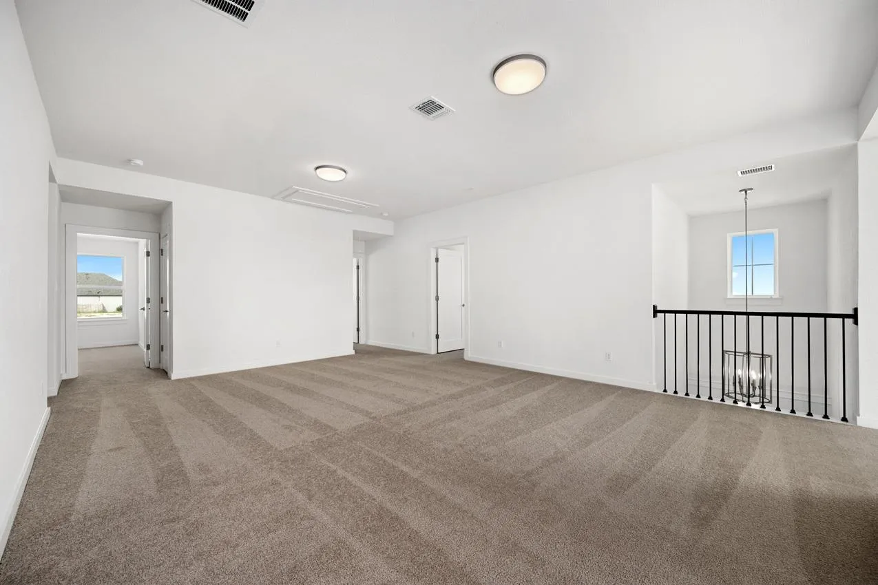 Photo 4 of 305 LUTTRELL LN