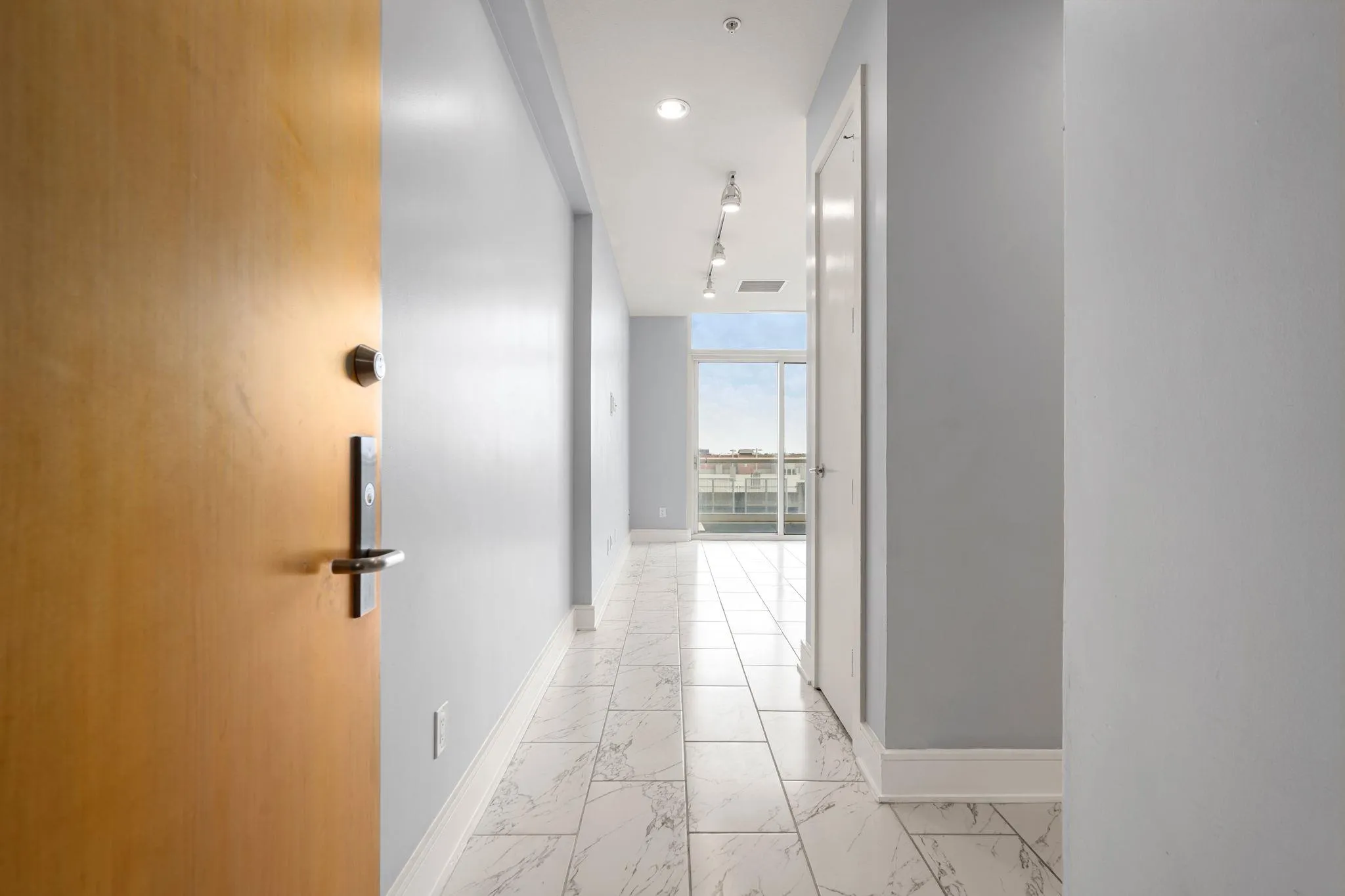 Photo 4 of 555 E 5TH ST #527