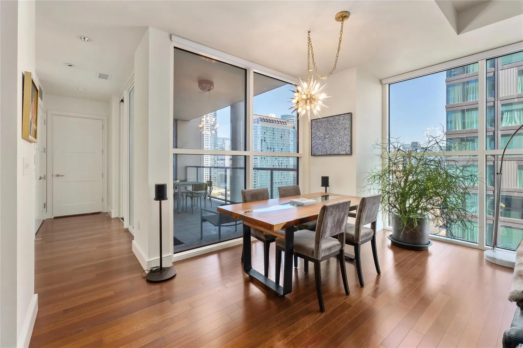 Photo 4 of 98 SAN JACINTO BLVD #2203