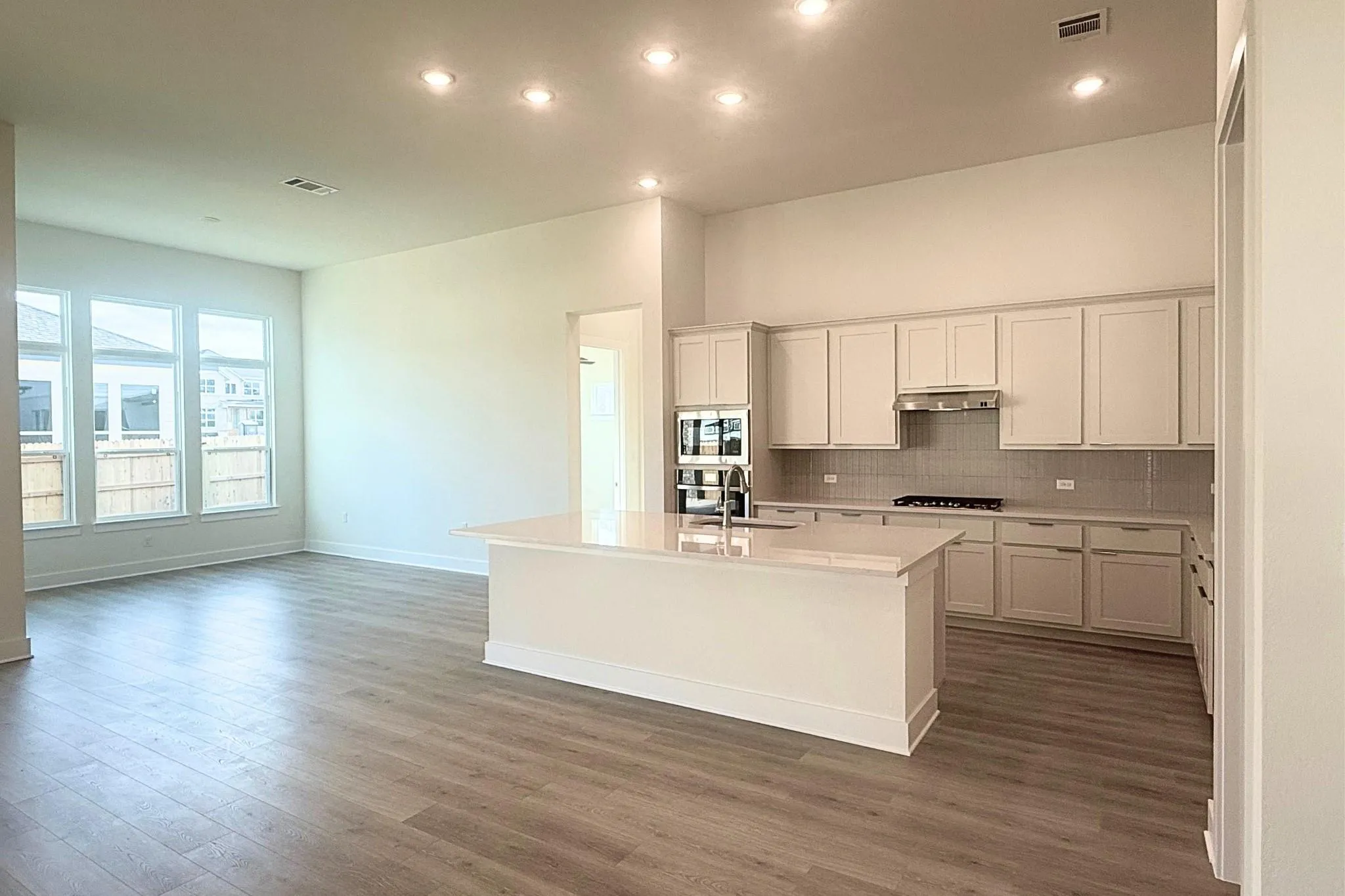 Photo 5 of 17313 SILVERMAN DR