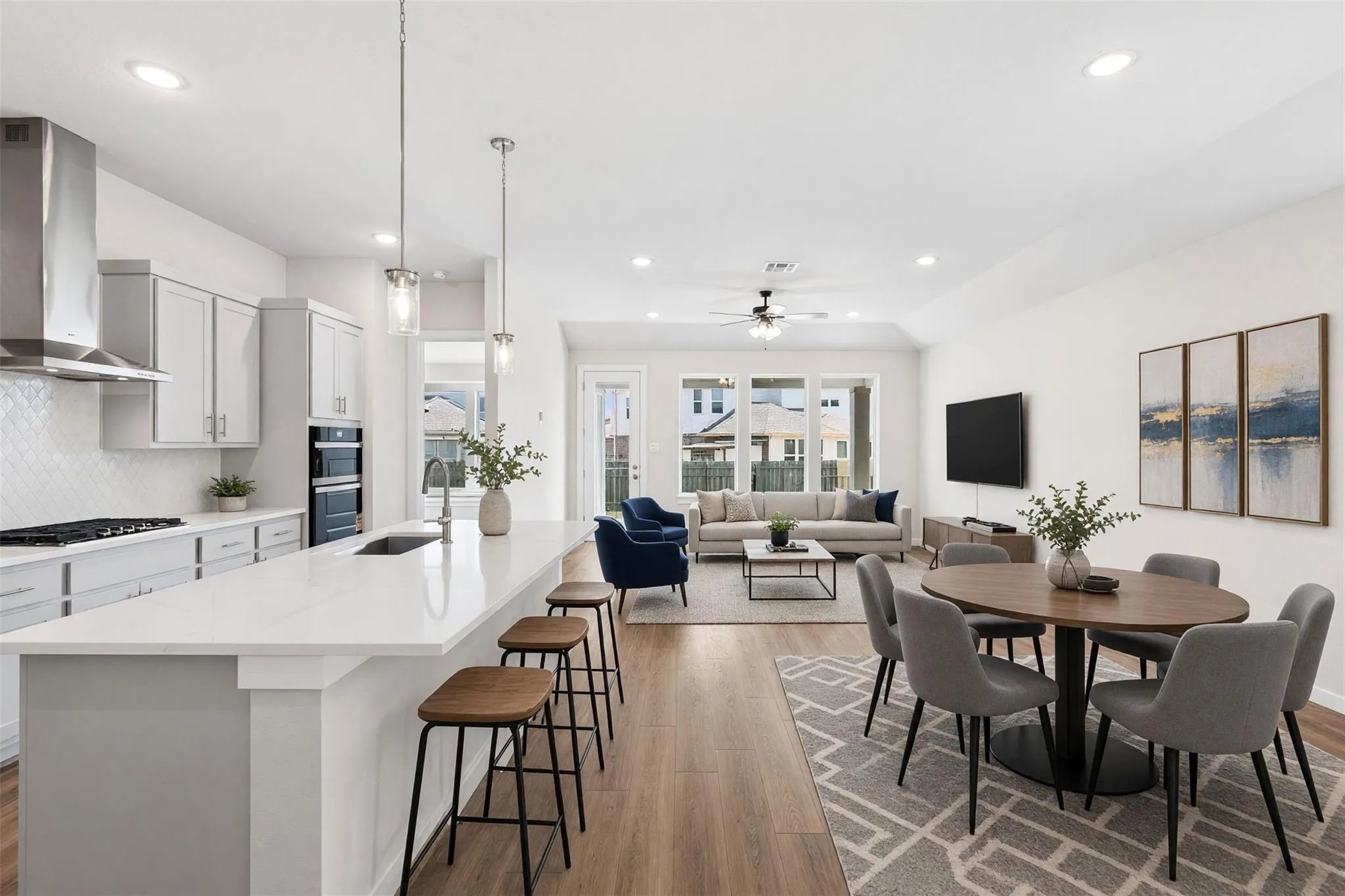 Photo 3 of 113 CINTILAR ST