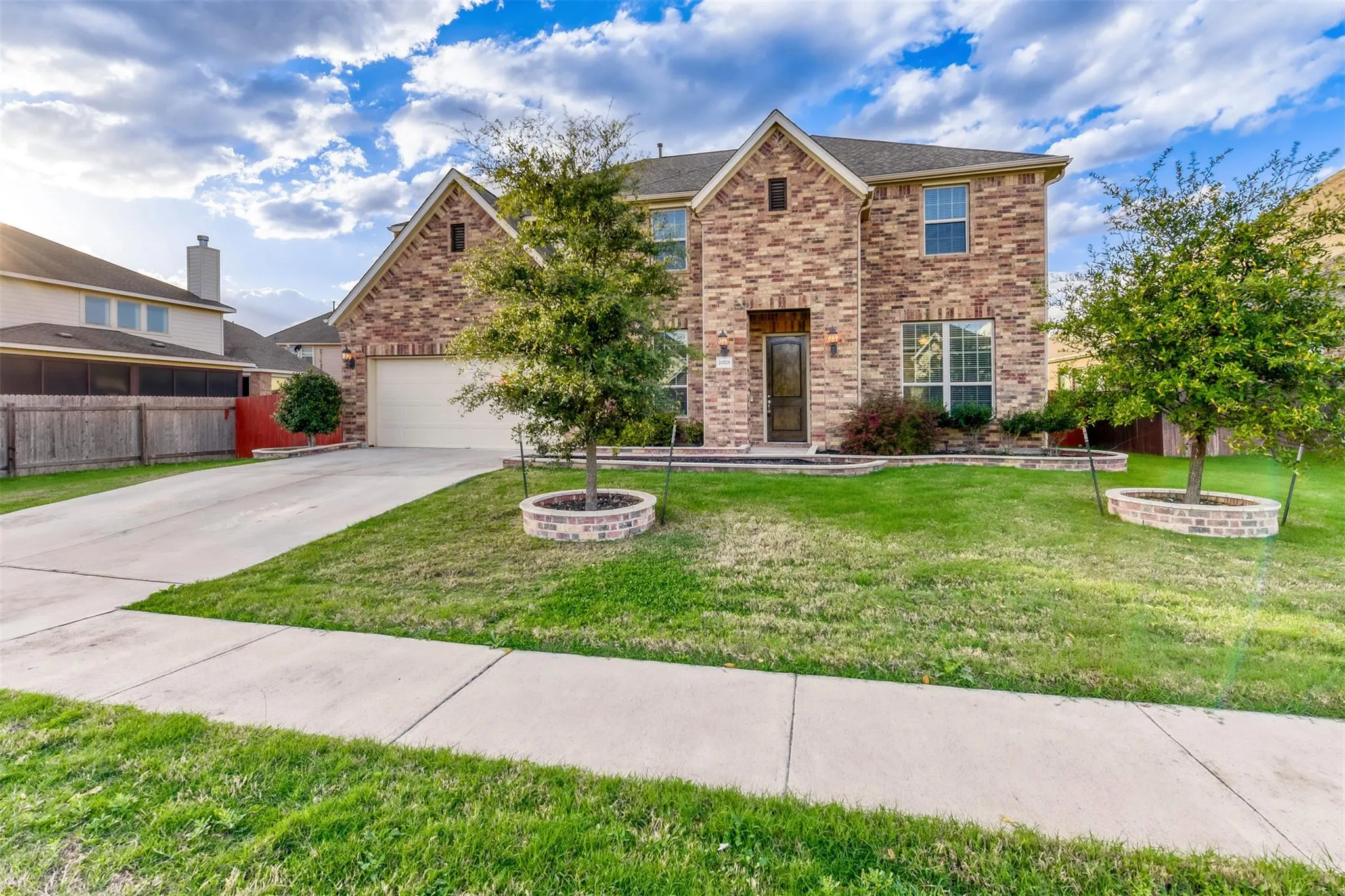 Photo 2 of 20528 WOODVINE AVE