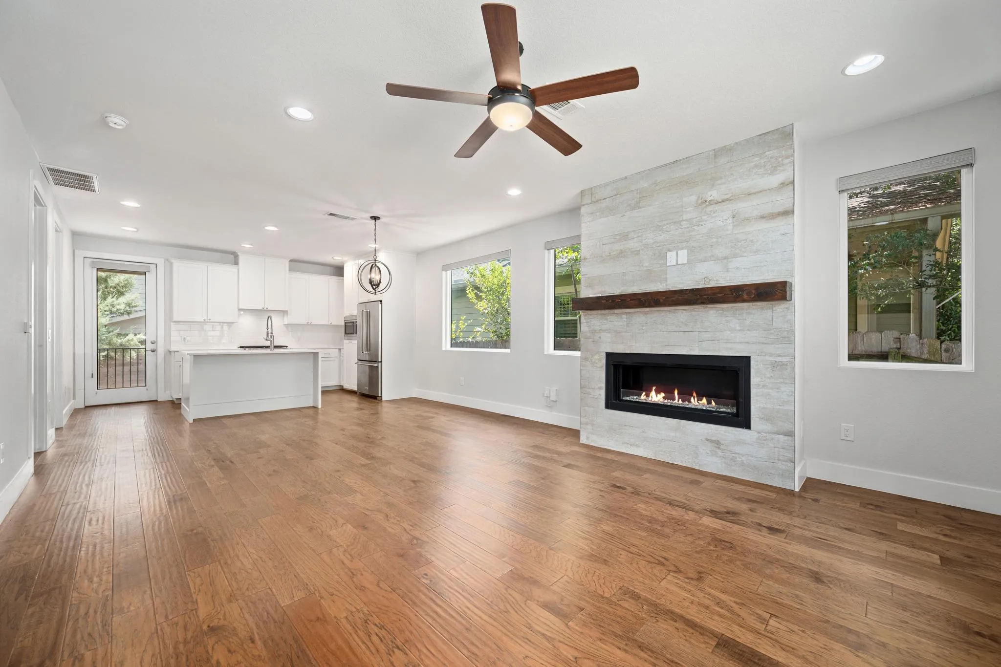 Photo 3 of 5511 AVENUE G NONE #1