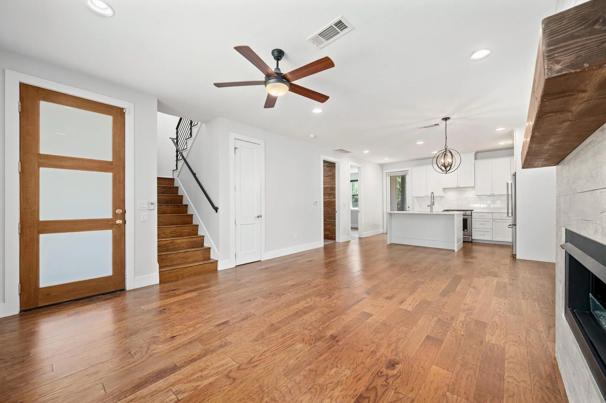 Photo 4 of 5511 AVENUE G NONE #1
