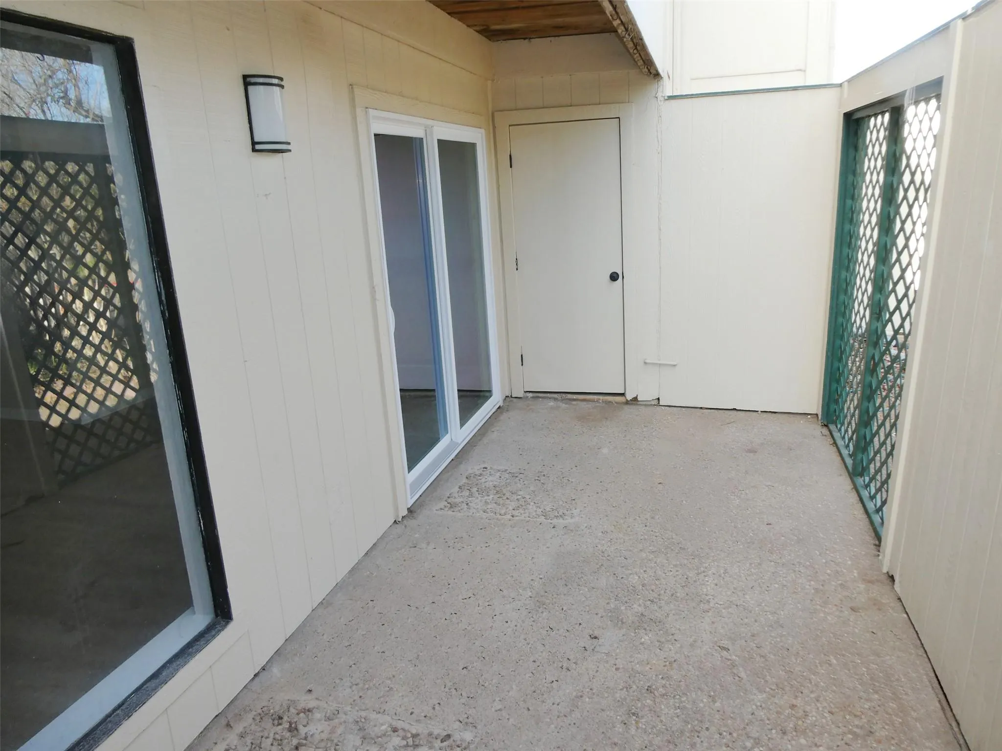 Photo 4 of 6718 SILVERMINE DR #103