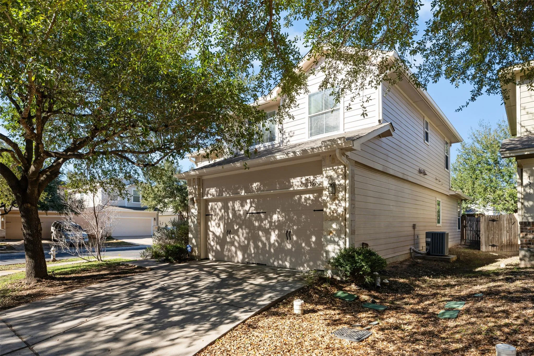 Photo 4 of 1520 HUCKLEBERRY LN