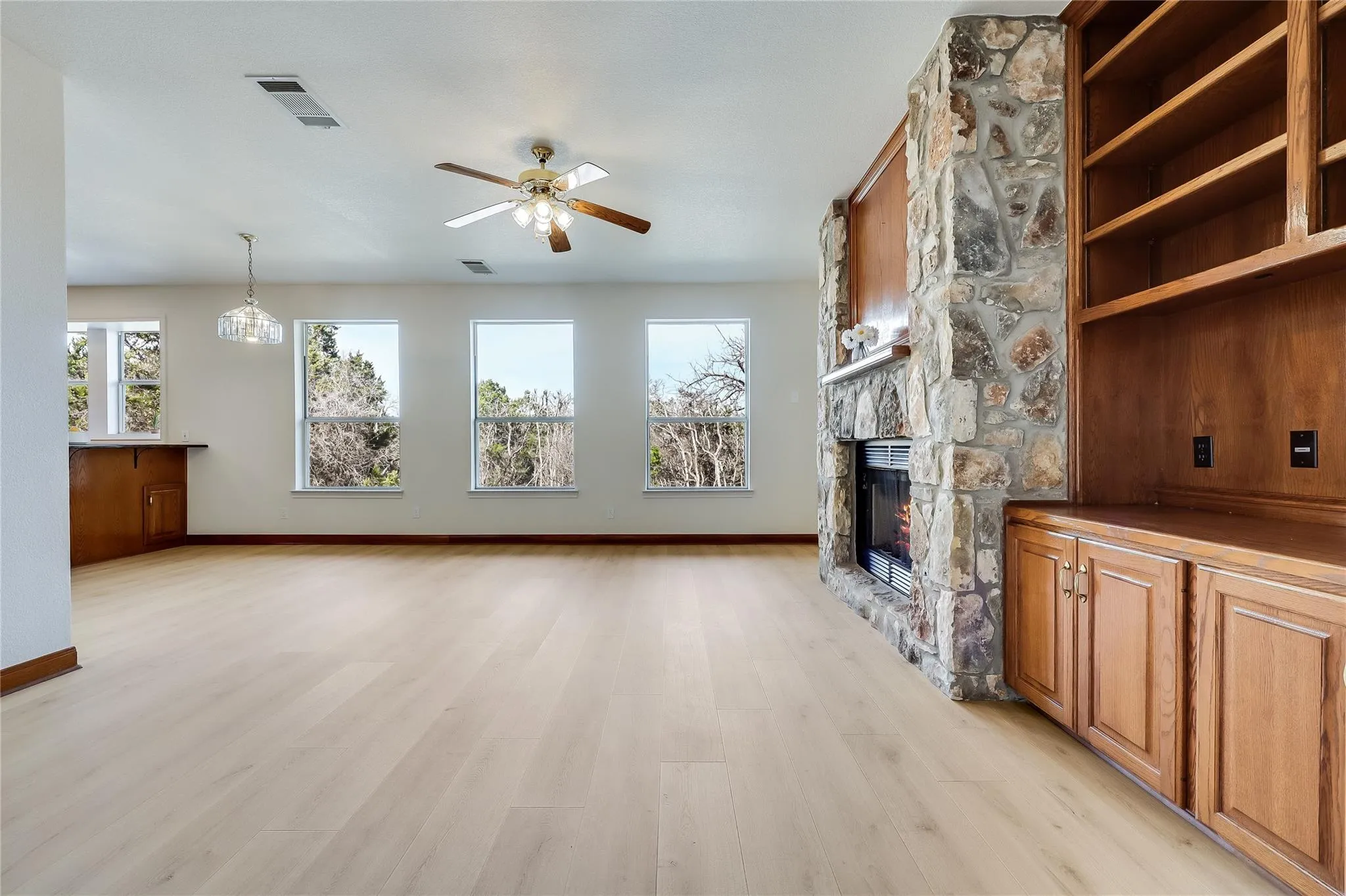 Photo 2 of 17706 N RIM DR
