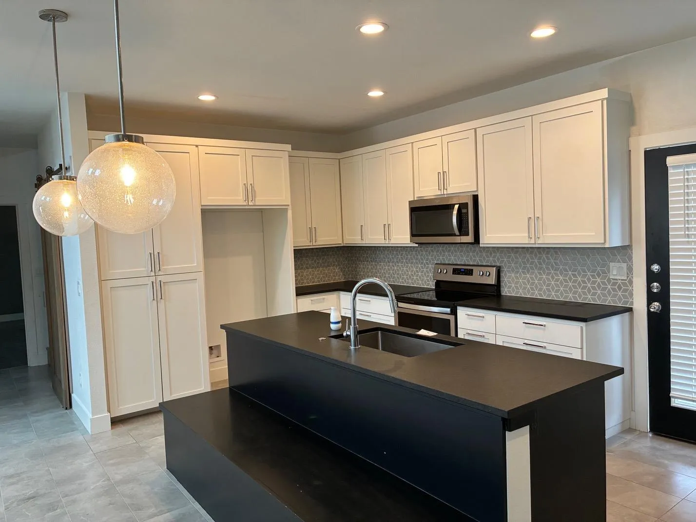 Photo 4 of 403 SUMMIT RIDGE DR N