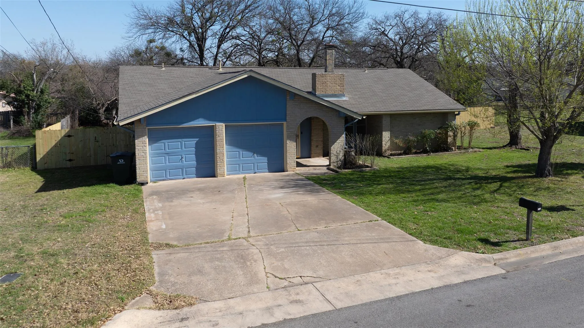 Photo 4 of 404 NORTHWOOD DR