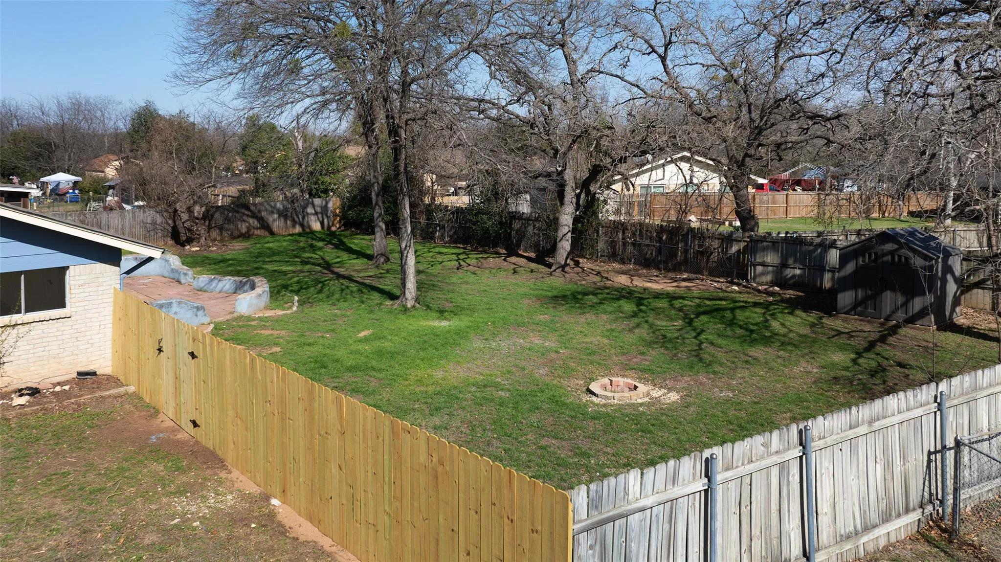 Photo 3 of 404 NORTHWOOD DR