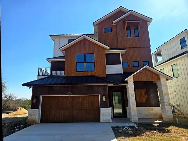 Photo 2 of 2417 BRUIN DR