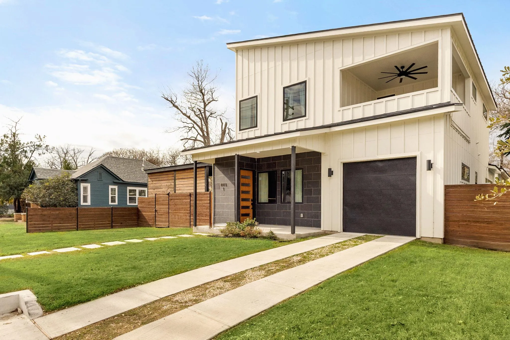 Photo 4 of 4418 RED RIVER ST #1