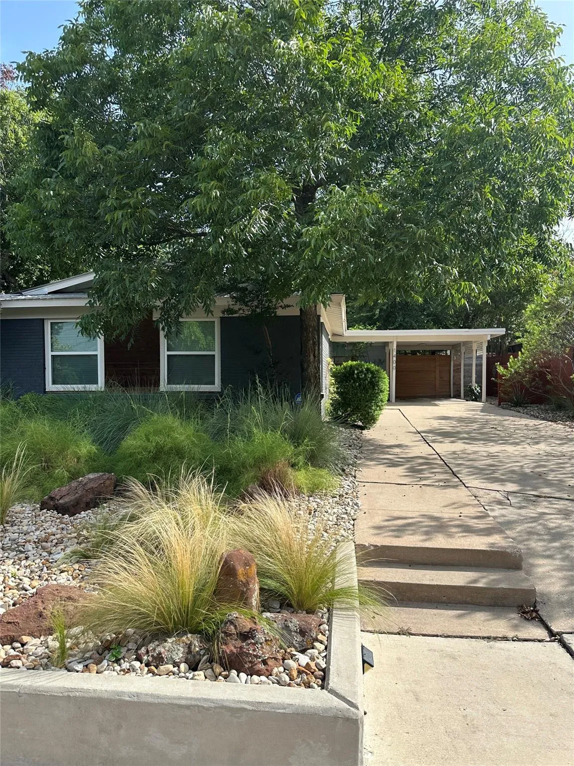 Photo 2 of 1400 WESTMOOR DR