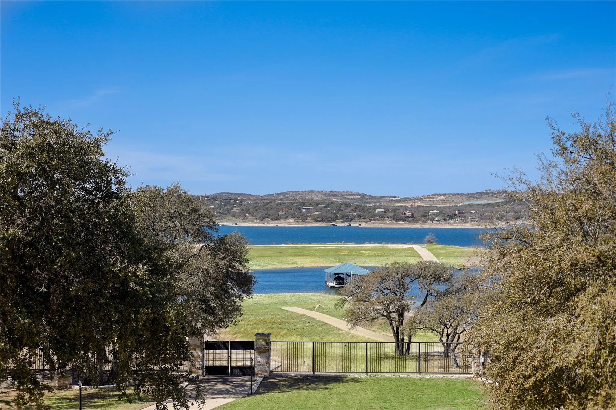 Photo of 610 DECKHOUSE DR, Point Venture, TX, 78645