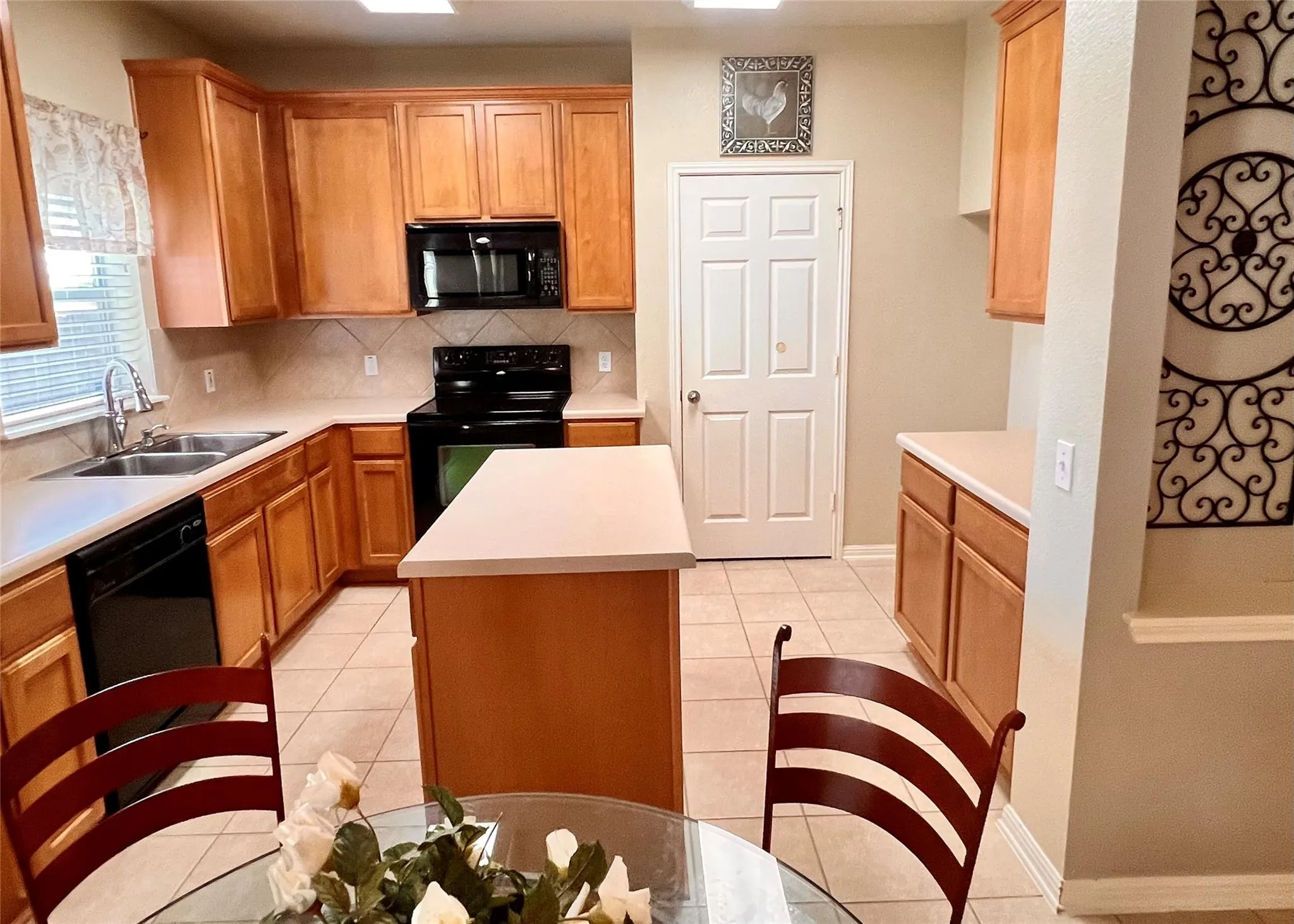 Photo 4 of 16616 BRIDGEFARMER BLVD