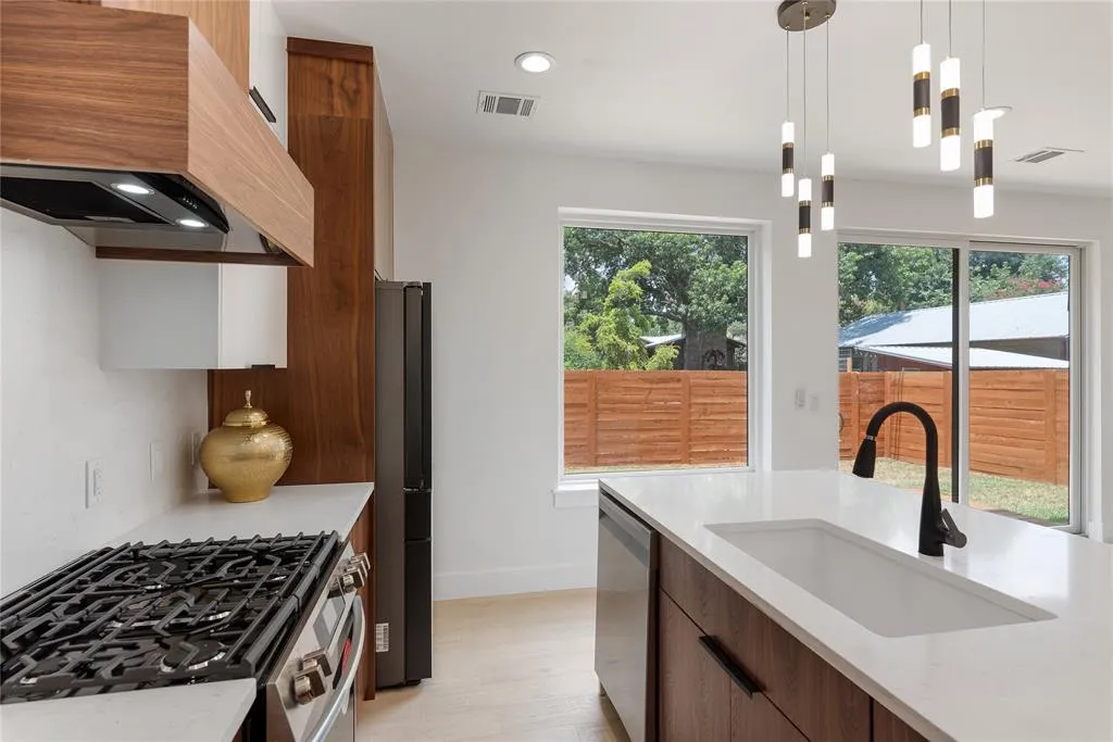 Photo 5 of 7602 NORTHCREST BLVD #2