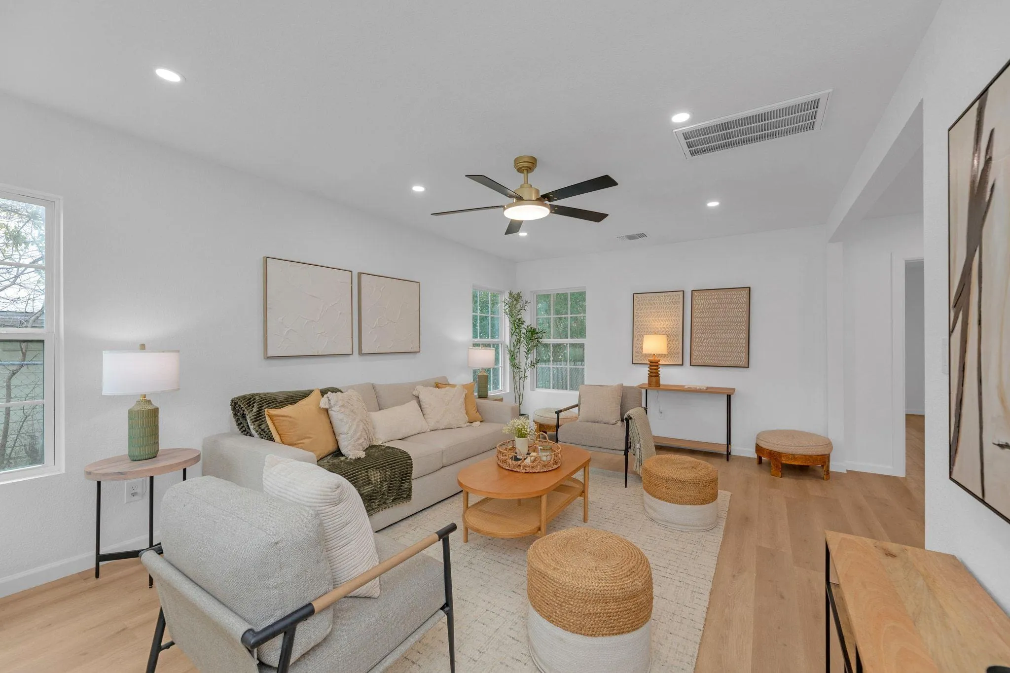 Photo 5 of 1709 CECELIA ST