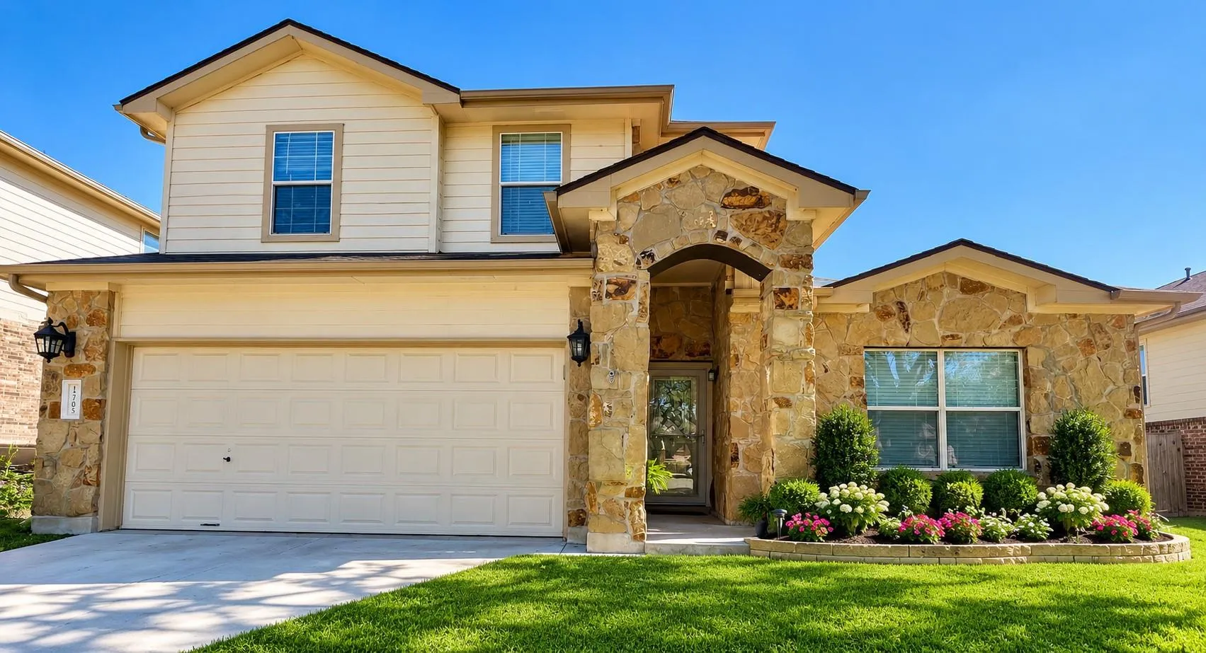 Photo 2 of 17705 MAHONIA LN