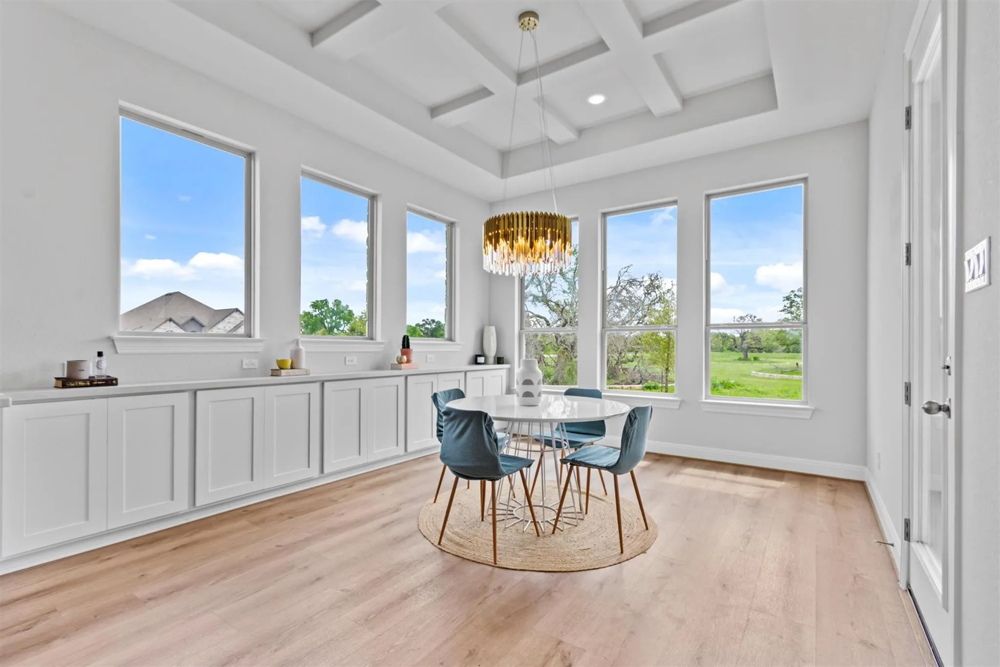 Photo 4 of 1412 SCENIC OAKS DR