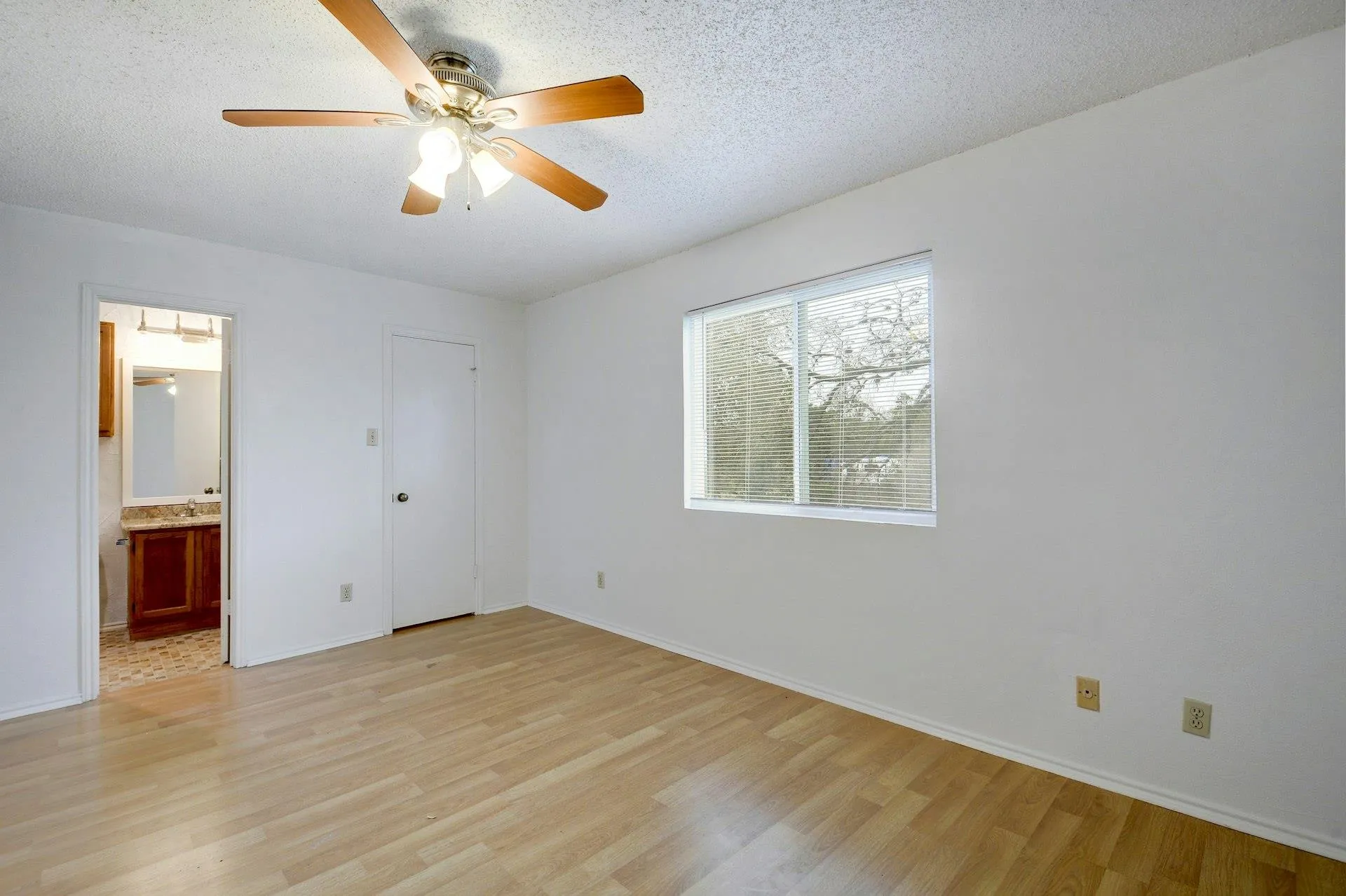 Photo 2 of 6102 PARKWOOD DR
