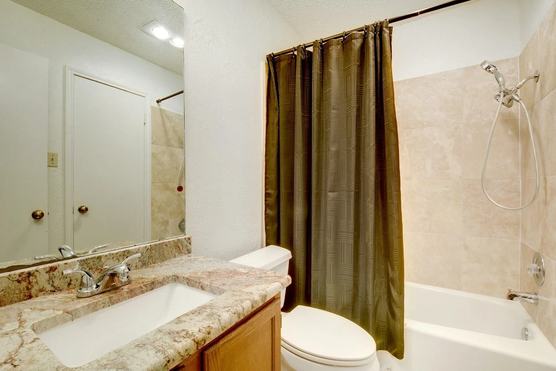 Photo 4 of 6102 PARKWOOD DR