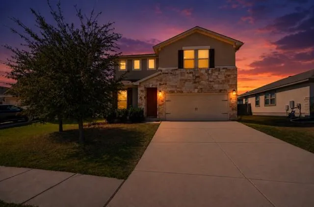 Photo 2 of 19112 SCORIA DR
