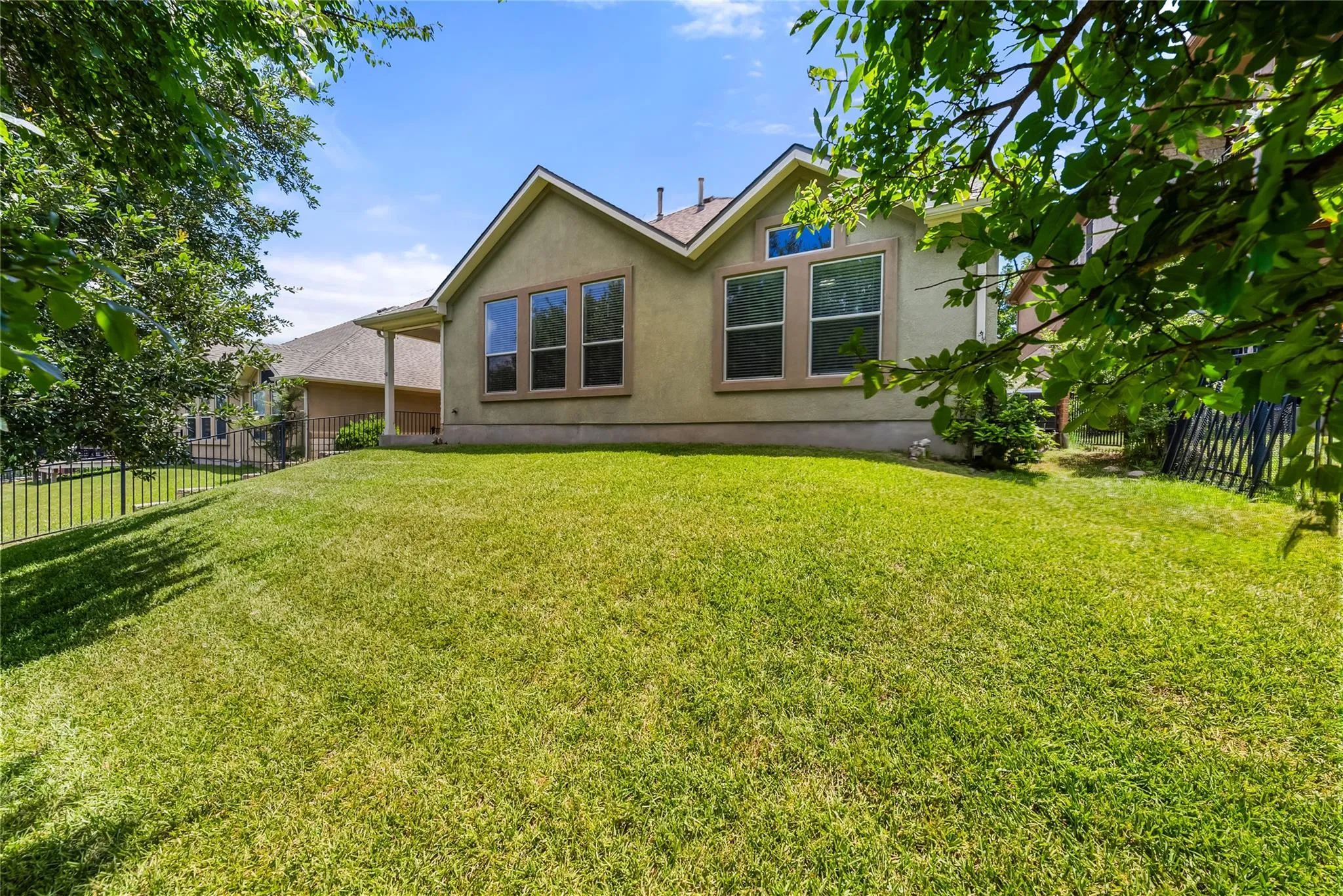 Photo 4 of 24 STONE TERRACE DR