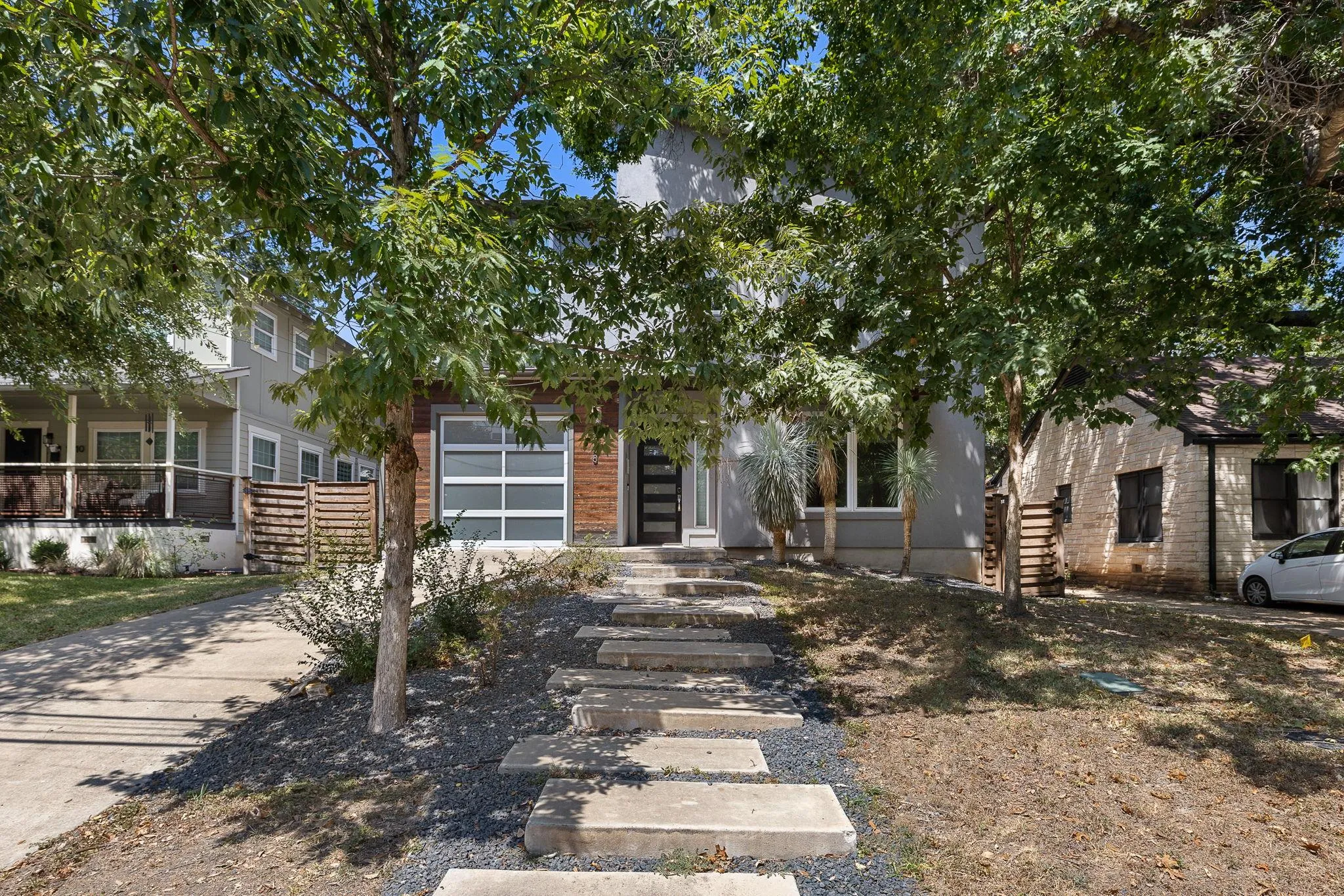 Photo 2 of 1208 KINNEY AVE