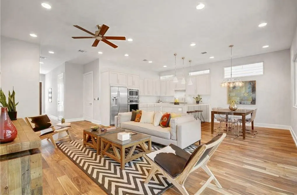 Photo 4 of 1208 KINNEY AVE
