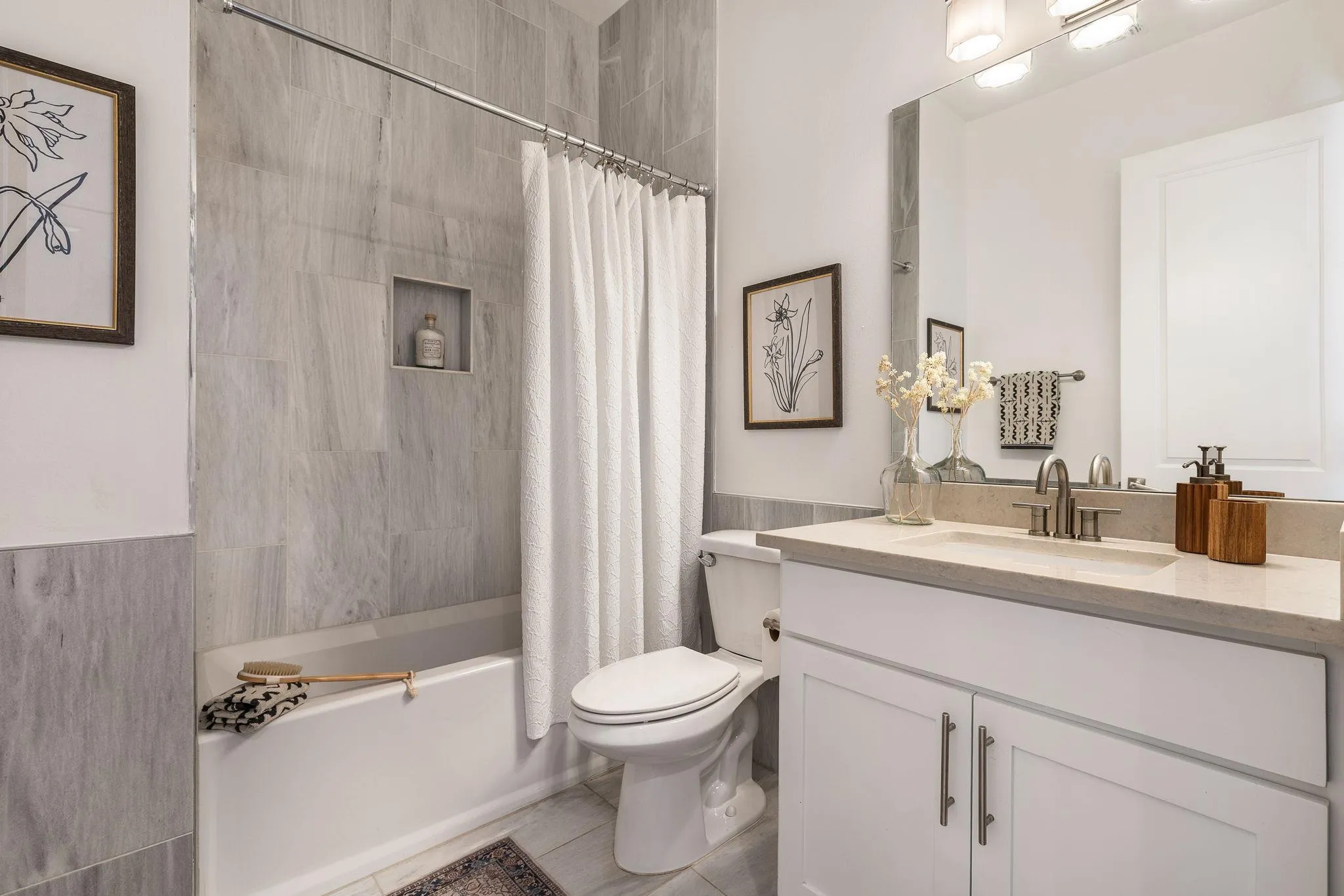 Photo 5 of 1208 KINNEY AVE